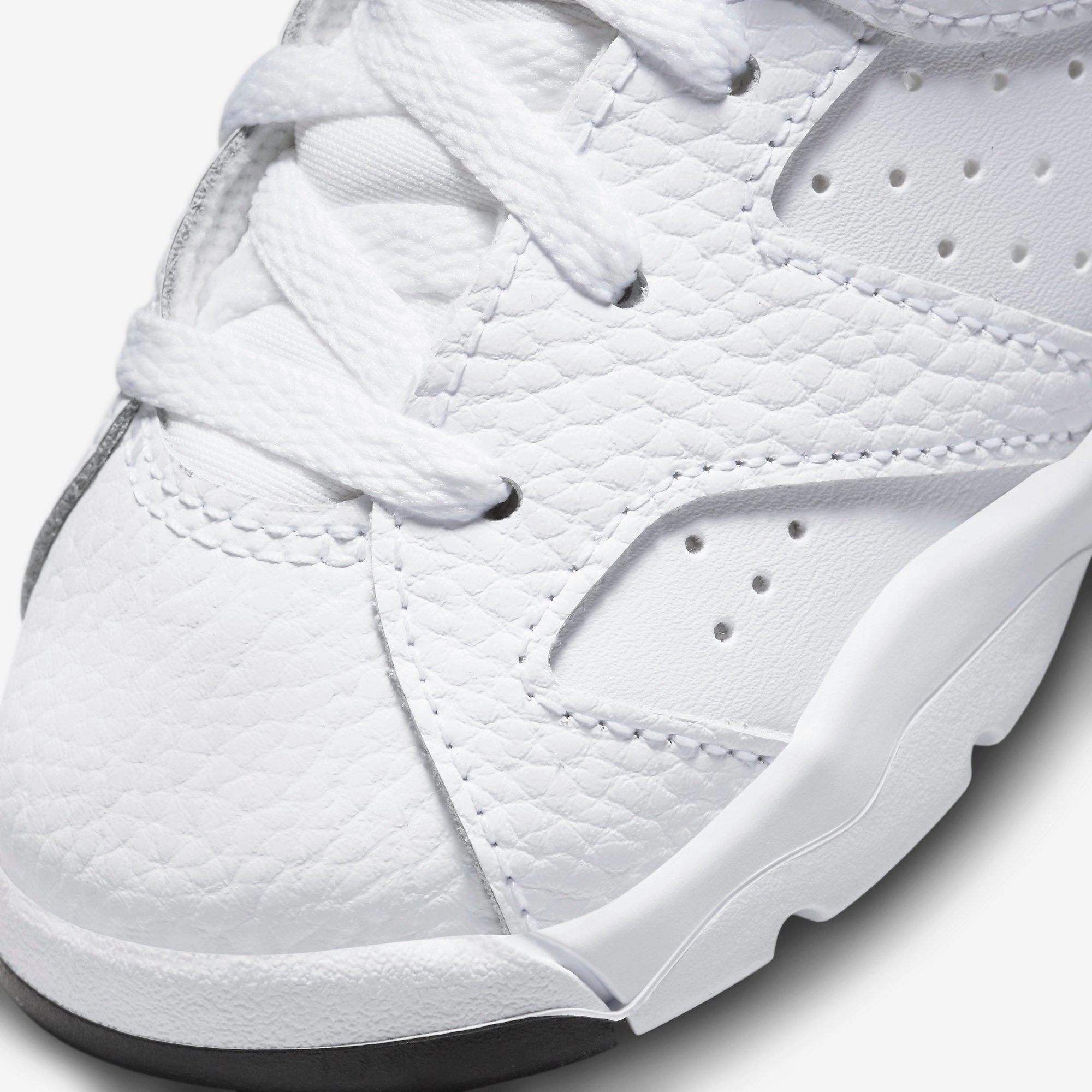 (TD) Air Jordan 6 Retro 'Red Oreo' (2022) DV3606-162 Air Jordan 6 Classic High-Top Sneakers
