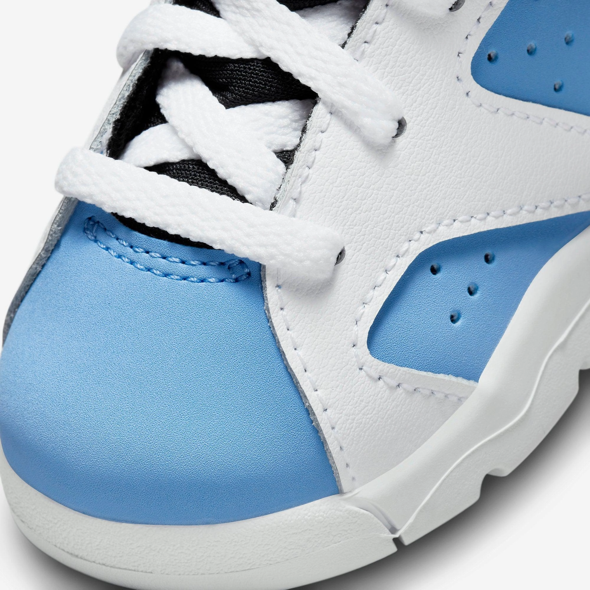 (TD) Air Jordan 6 Retro 'White / UNC University Blue' (2022) DV3606-410 Air Jordan 6 Classic High-Top Sneakers