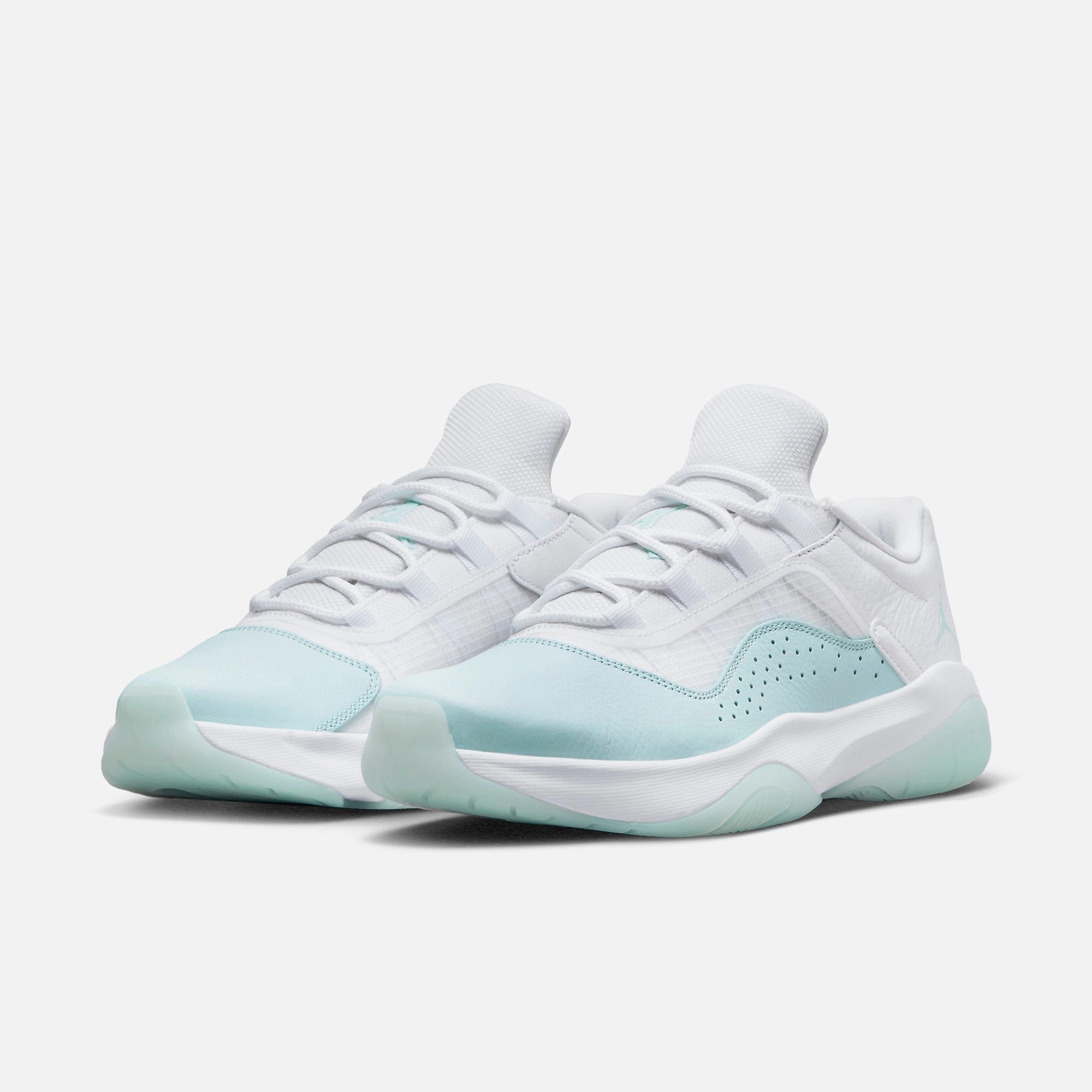 (Women's) Air Jordan 11 CMFT Low 'Igloo' (2022) DV2629-100 Air Jordan 11 Patent Basketball Shoes