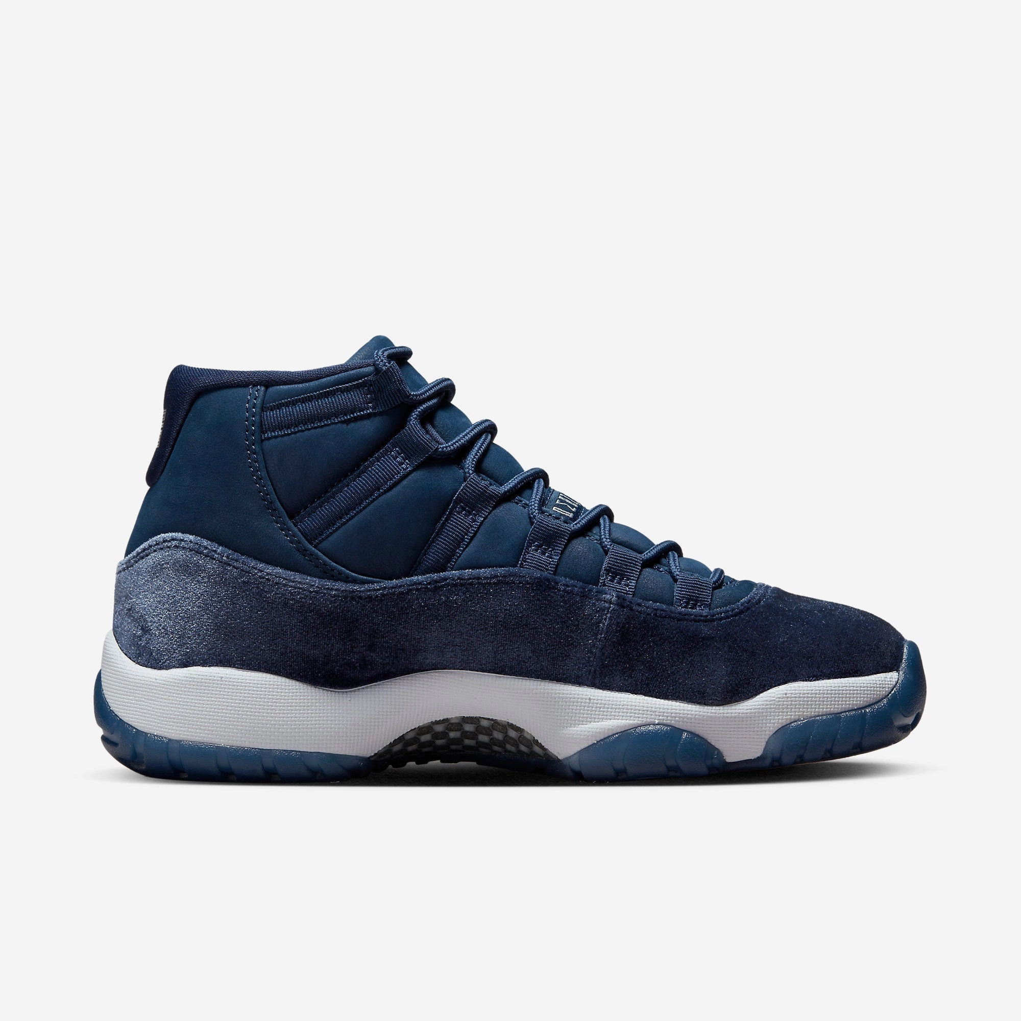 (Women's) Air Jordan 11 Retro 'Midnight Navy Velvet' (2022) AR0715-441 Air Jordan 11 Patent Basketball Shoes