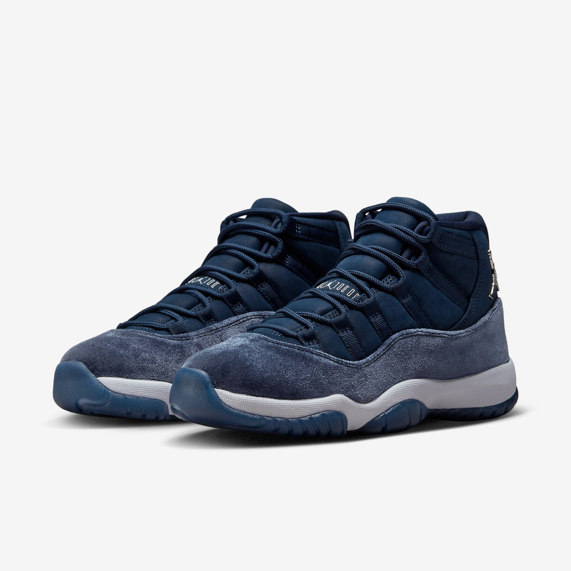 (Women's) Air Jordan 11 Retro 'Midnight Navy Velvet' (2022) AR0715-441 Air Jordan 11 Patent Basketball Shoes