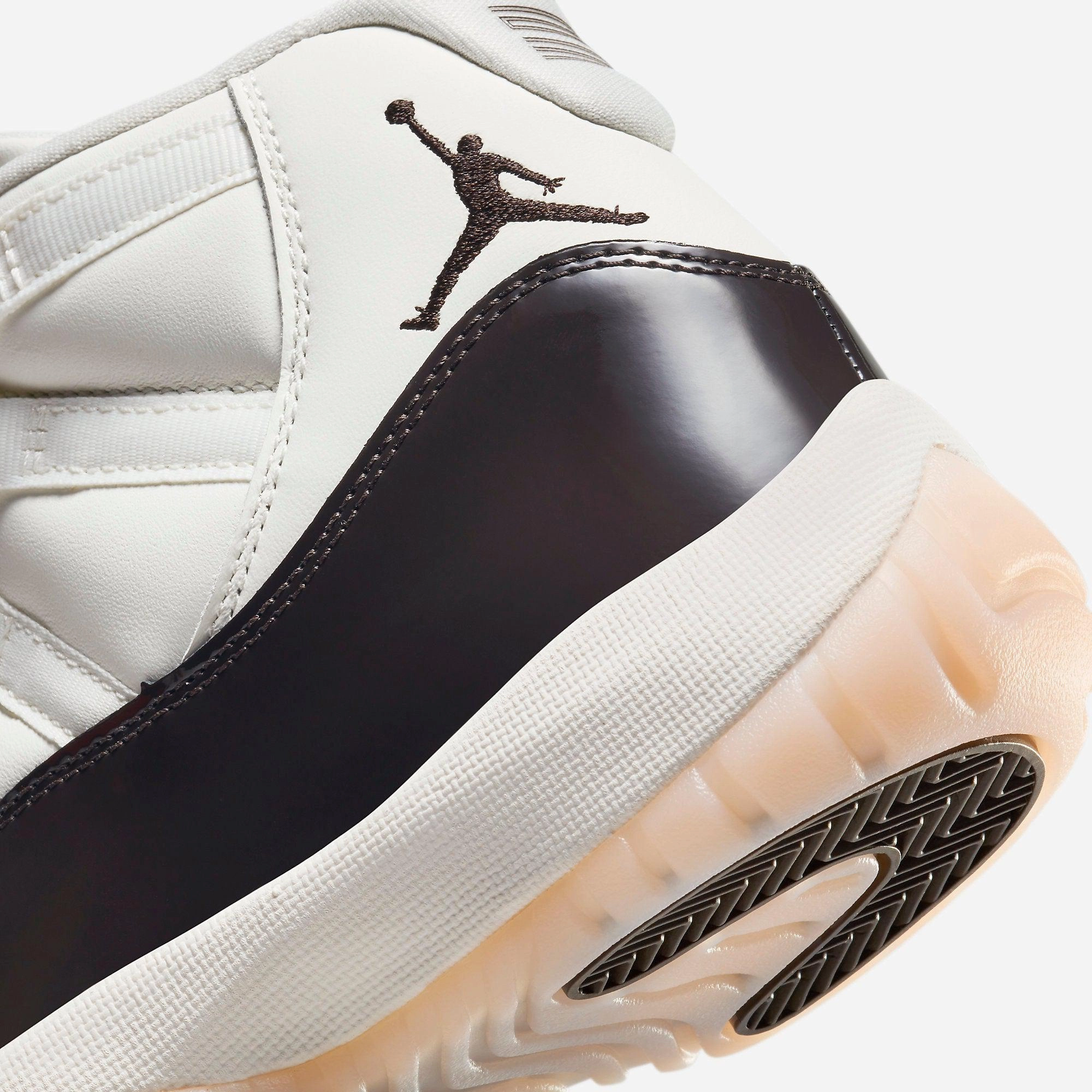 (Women's) Air Jordan 11 Retro 'Neapolitan' (2023) AR0715-101 Air Jordan 11 Patent Basketball Shoes
