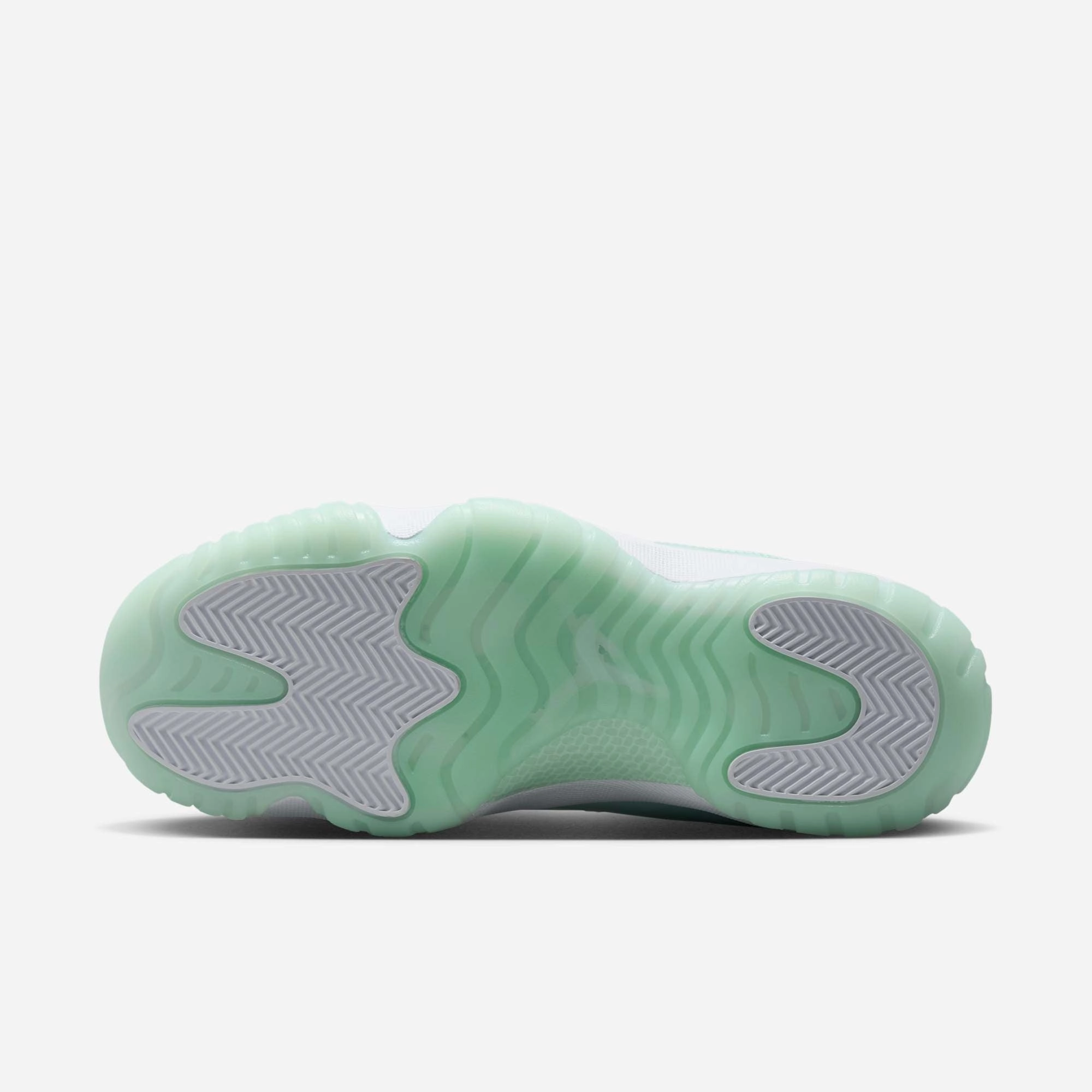 (Women's) Air Jordan 11 Retro Low 'Igloo' (2025) AH7860-103 Air Jordan 11 Patent Basketball Shoes