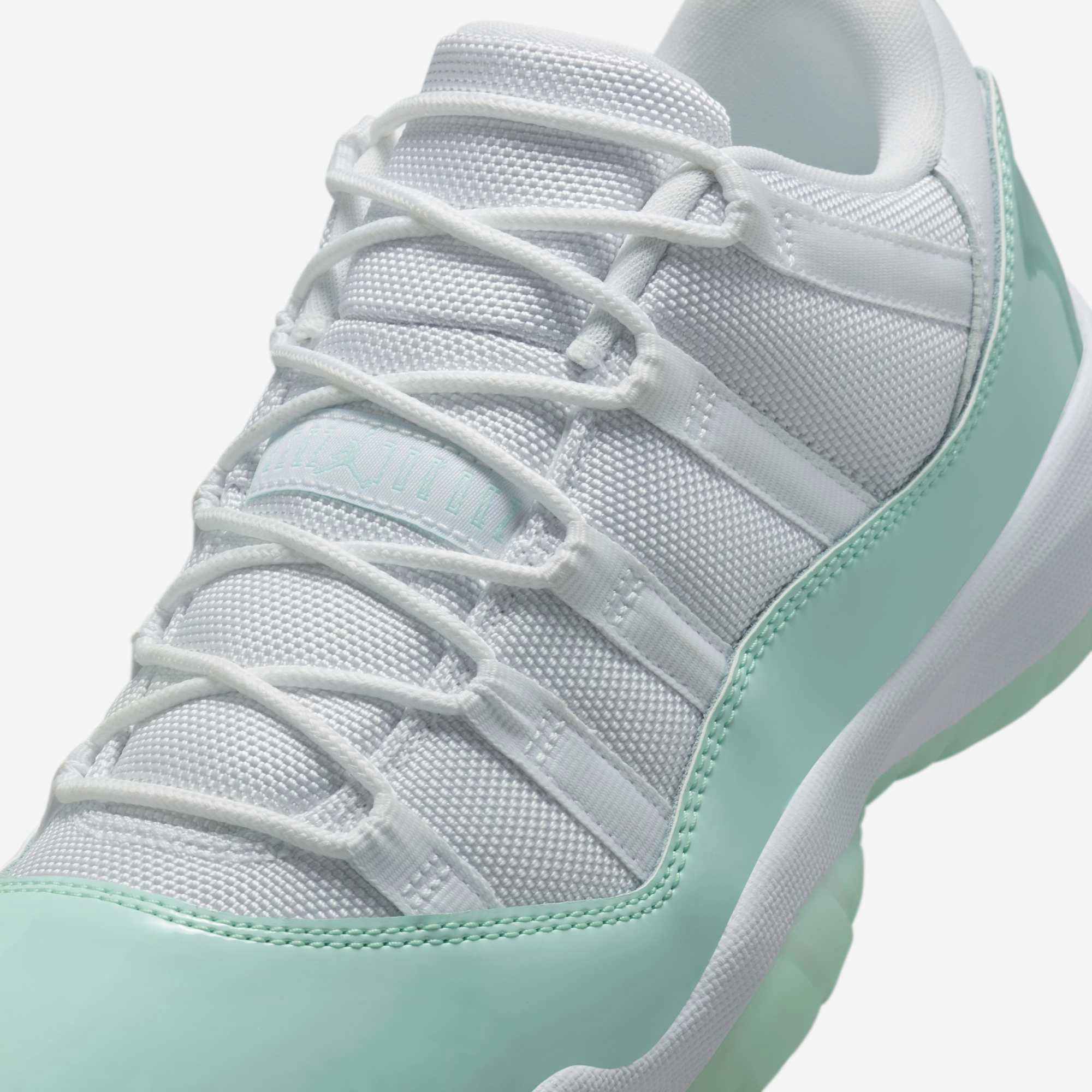 (Women's) Air Jordan 11 Retro Low 'Igloo' (2025) AH7860-103 Air Jordan 11 Patent Basketball Shoes
