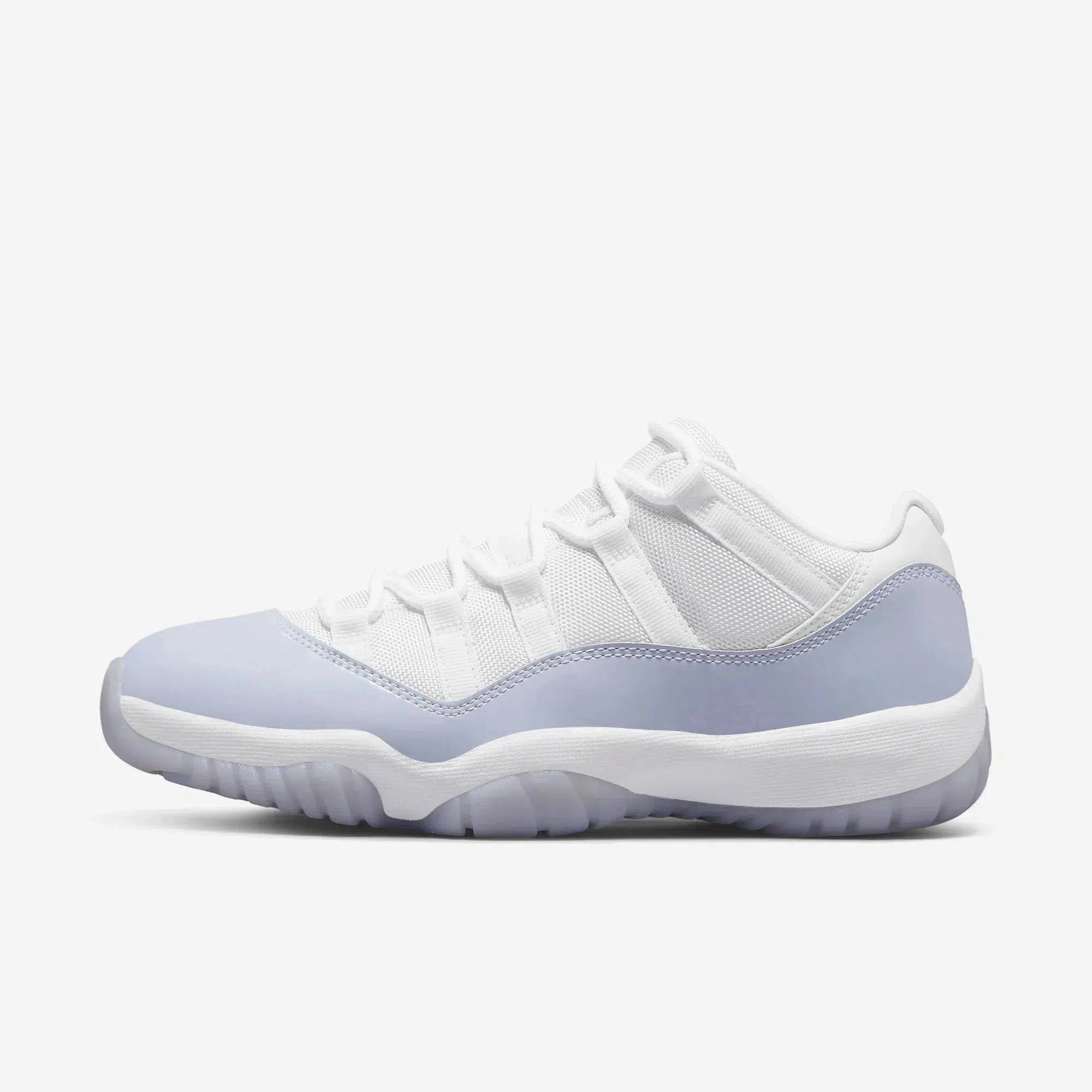 (Women's) Air Jordan 11 Retro Low 'Pure Violet' (2022) AH7860-101 Air Jordan 11 basketball shoes with patent look