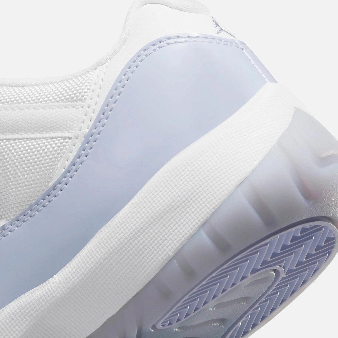 (Women's) Air Jordan 11 Retro Low 'Pure Violet' (2022) AH7860-101 Air Jordan 11 Patent Basketball Shoes