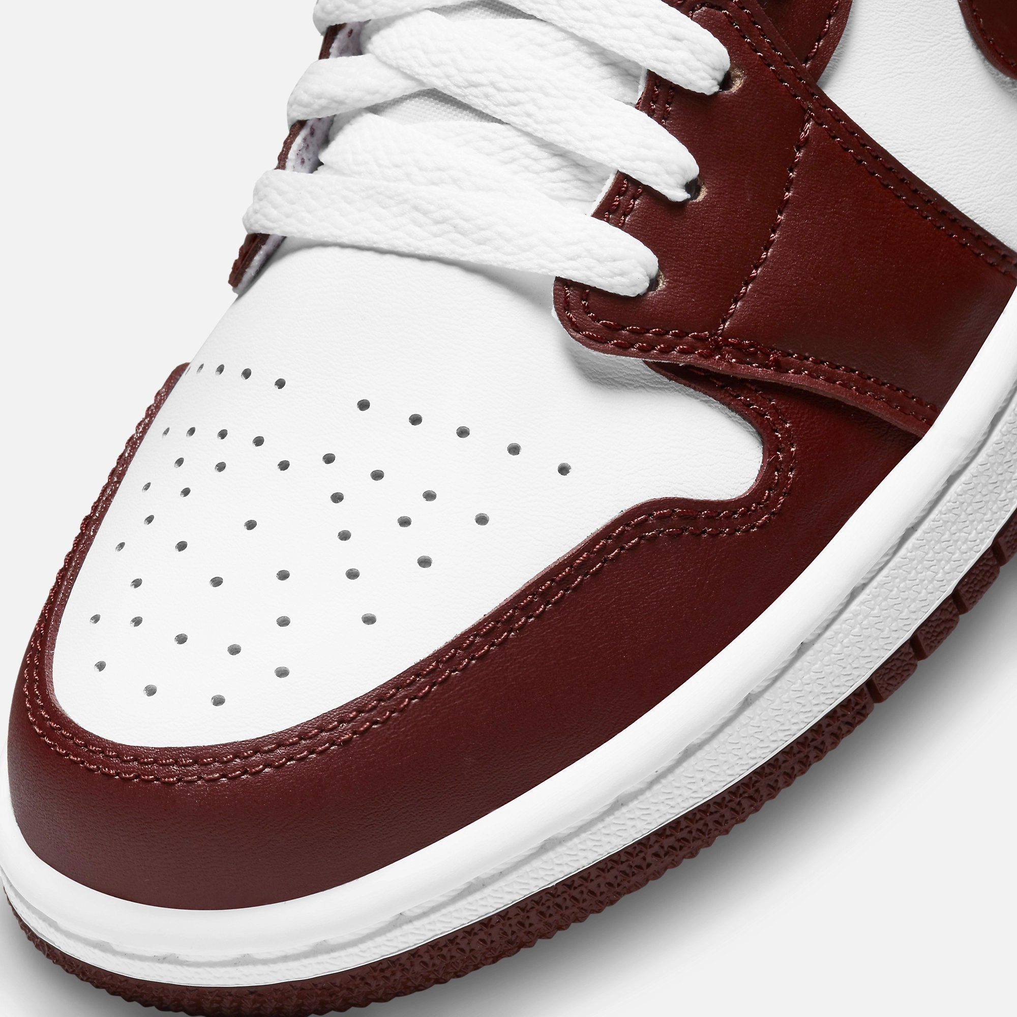 (Women's) Air Jordan 1 Low 'Bronze Eclipse / Team Red' (2021) DC0774-116 Air Jordan 1 Original Colorway Shoes