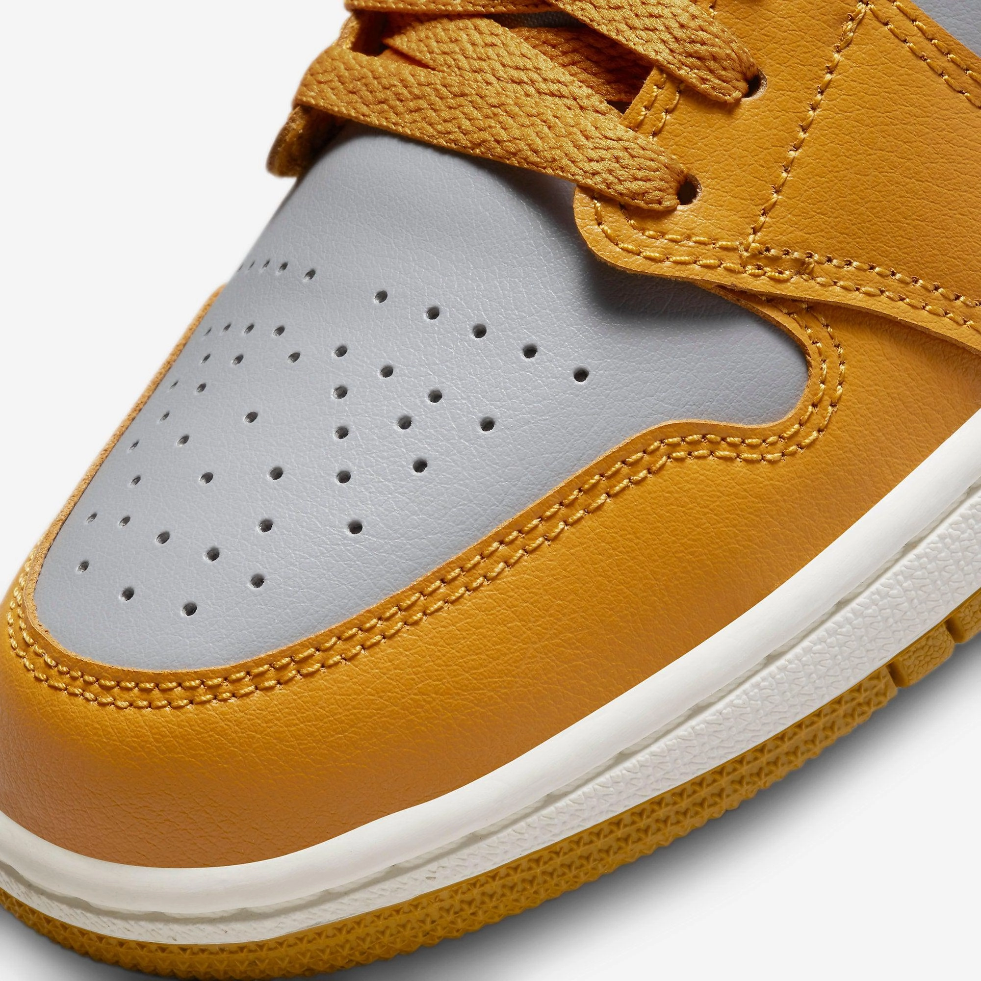 (Women's) Air Jordan 1 Low 'Cement Grey / Chutney' (2022) DC0774-020 Air Jordan 1 Original Colorway Shoes