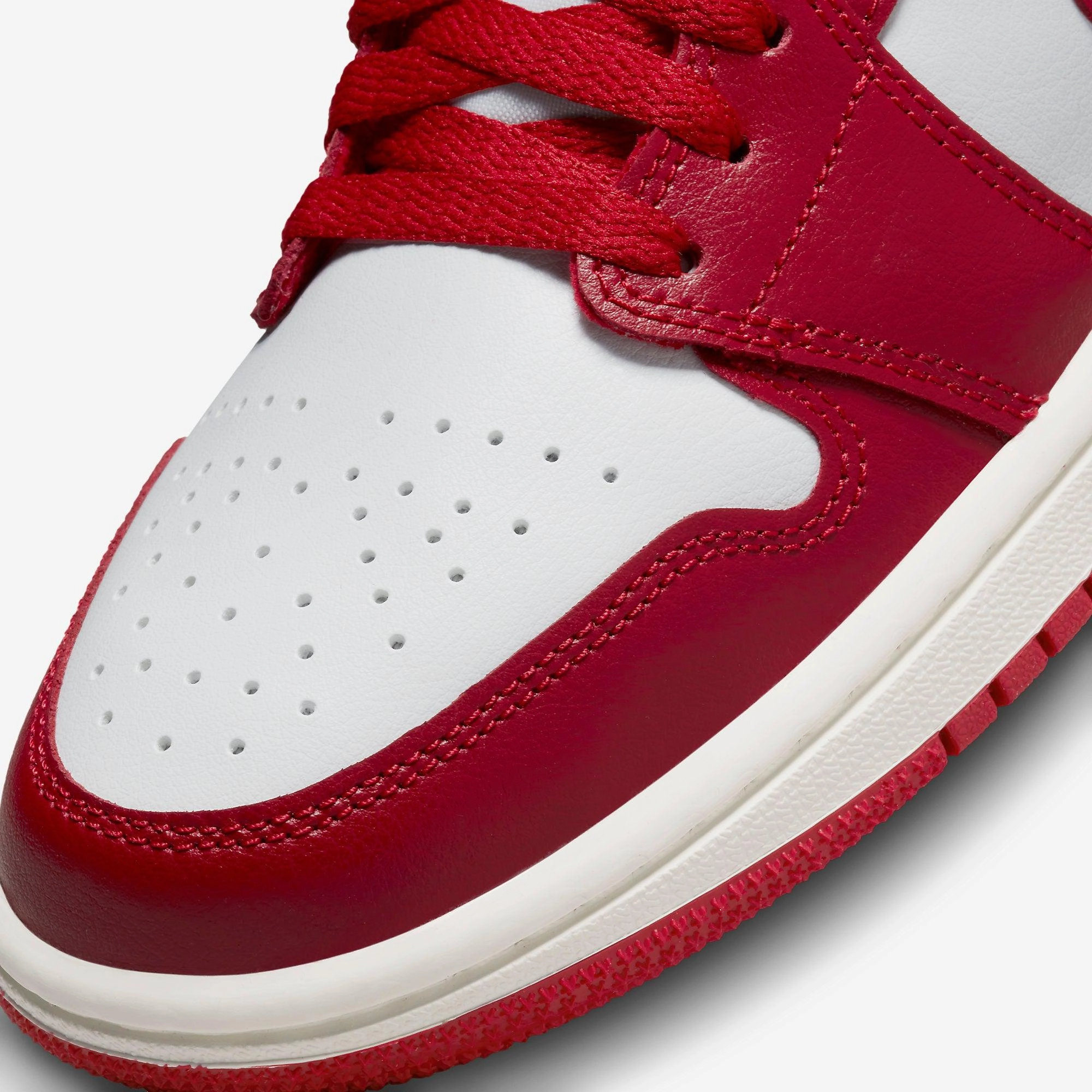 (Women's) Air Jordan 1 Low 'Reverse Black Toe' (2022) DC0774-160 Air Jordan 1 Original Colorway Shoes