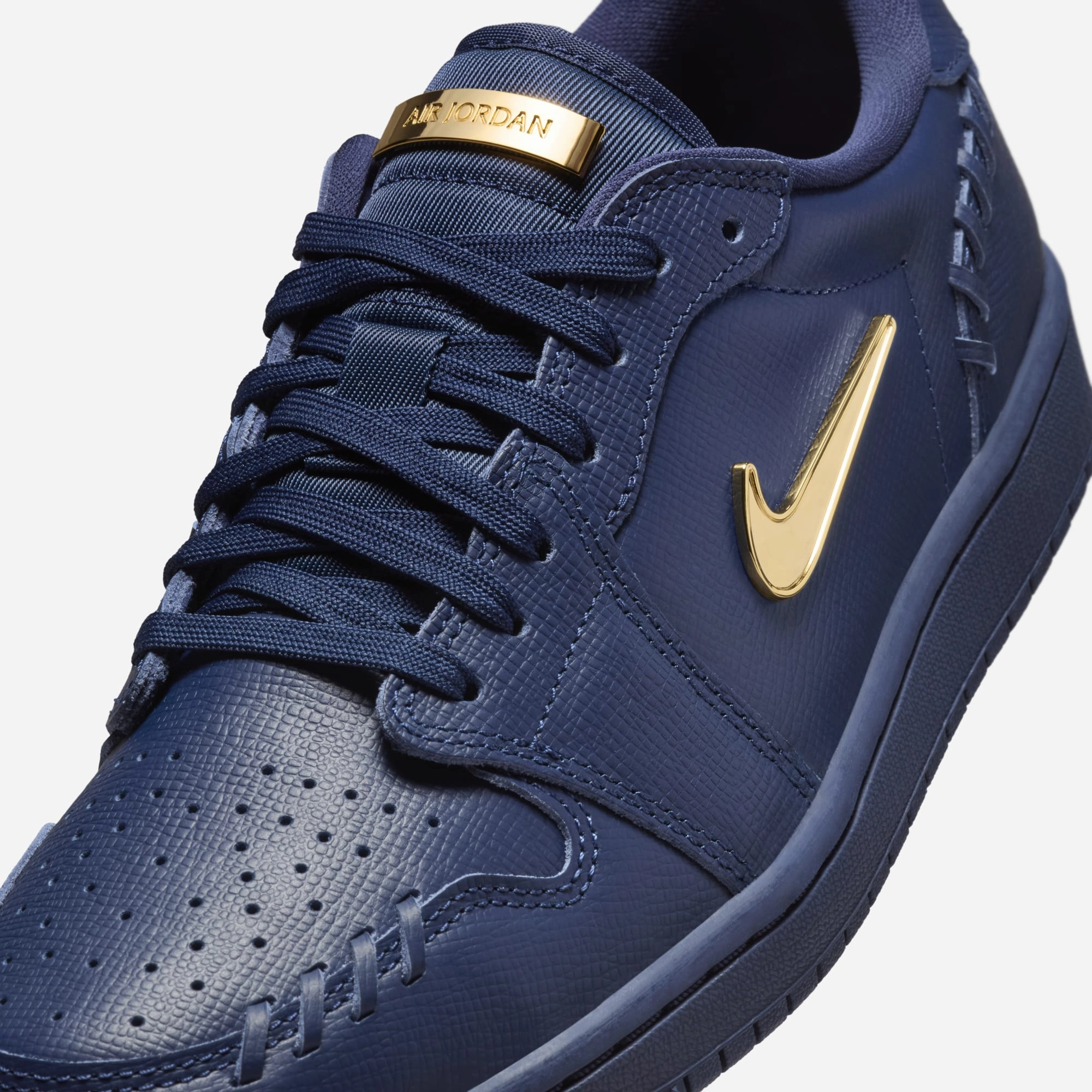 (Women's) Air Jordan 1 Low Method of Make 'Midnight Navy / Metallic Gold' (2024) FN5032-400 Air Jordan 1 Original Colorway Shoes
