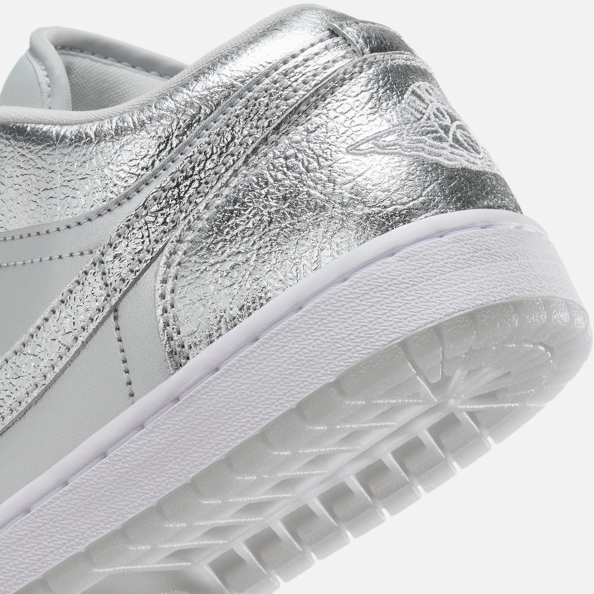 (Women's) Air Jordan 1 Low SE 'Metallic Silver' (2024) FN5030-001 Air Jordan 1 Original Colorway Shoes