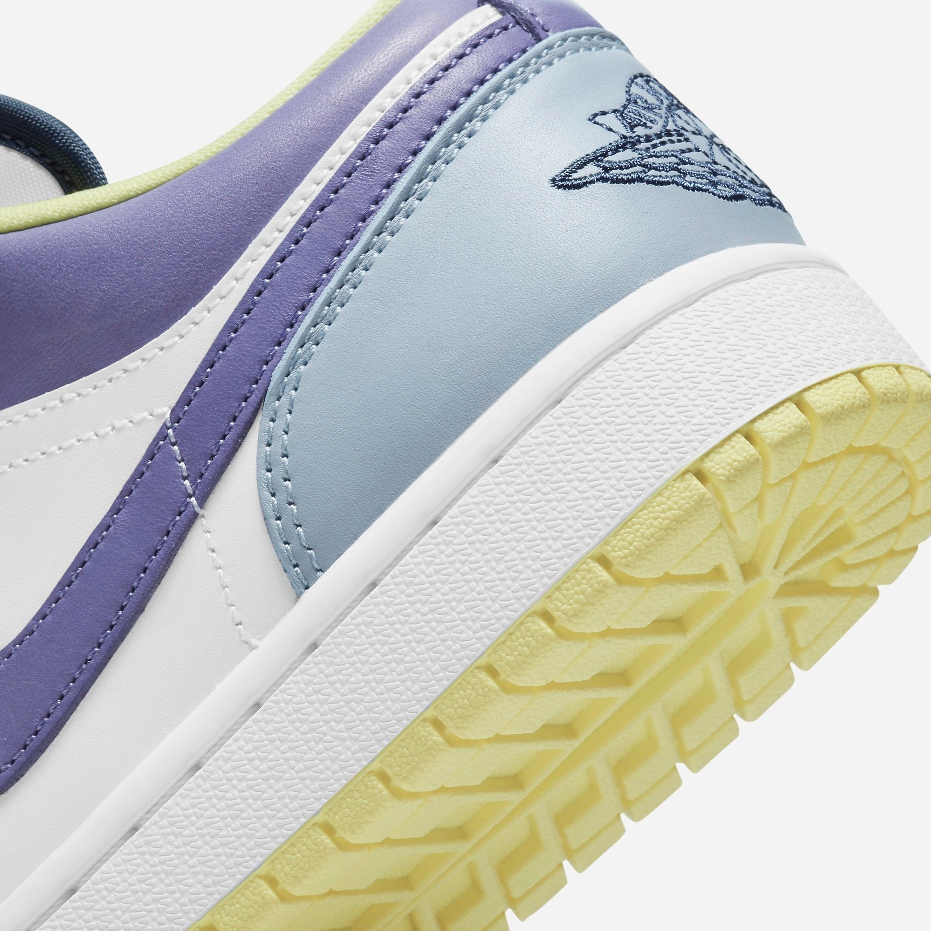 (Women's) Air Jordan 1 Low SE 'Mismatched Magenta' (2021) DJ4342-400 Air Jordan 1 Signature Look Sneakers