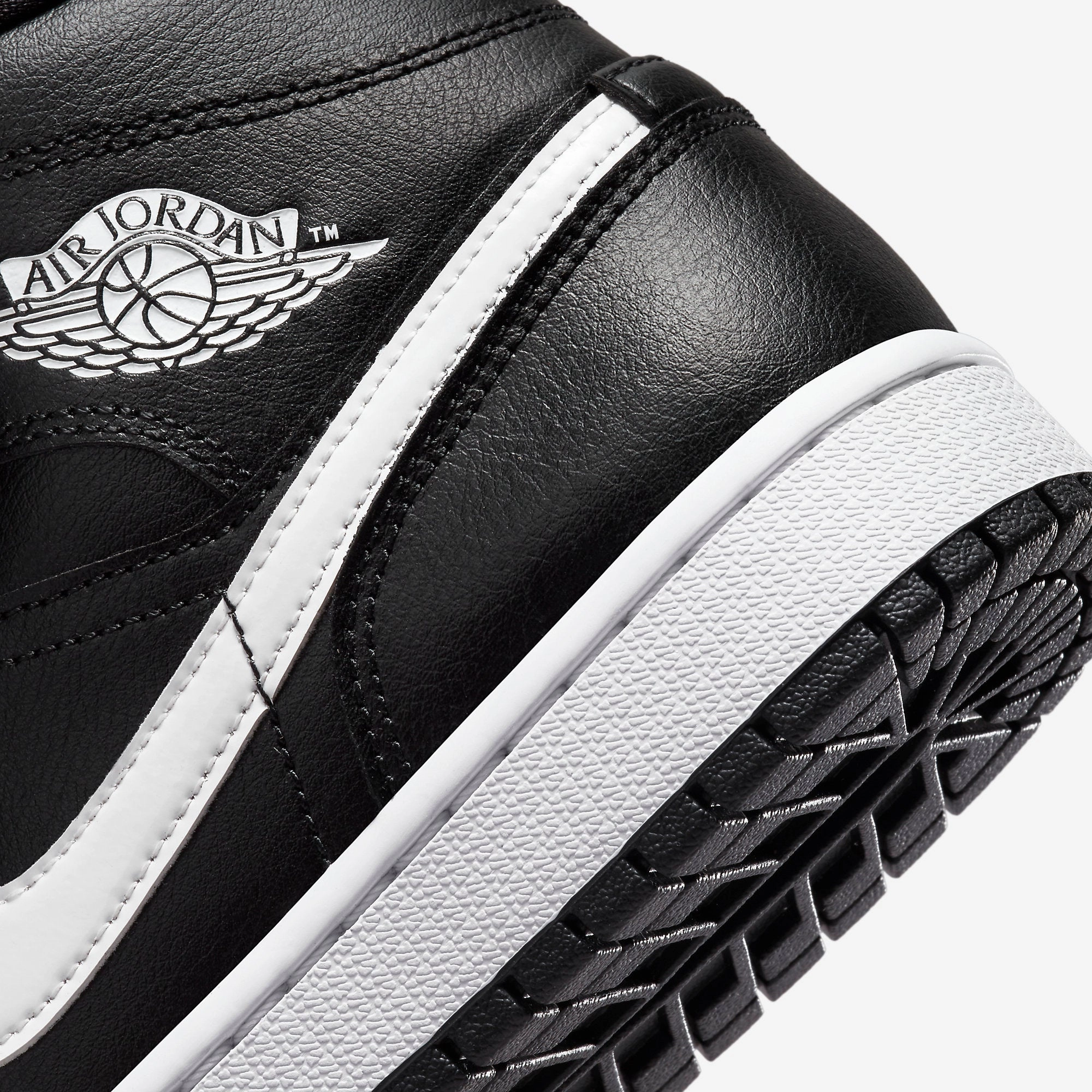 (Women's) Air Jordan 1 Mid 'Black / White' (2023) DV0991-001 Air Jordan 1 Original Colorway Shoes