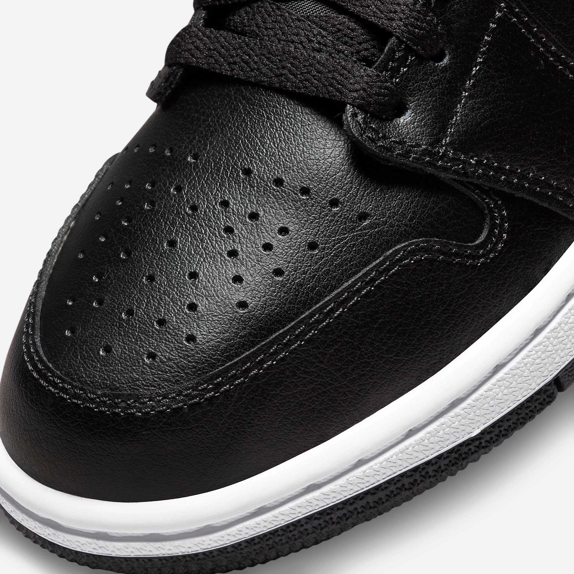 (Women's) Air Jordan 1 Mid 'Black / White' (2023) DV0991-001 Air Jordan 1 Original Colorway Shoes