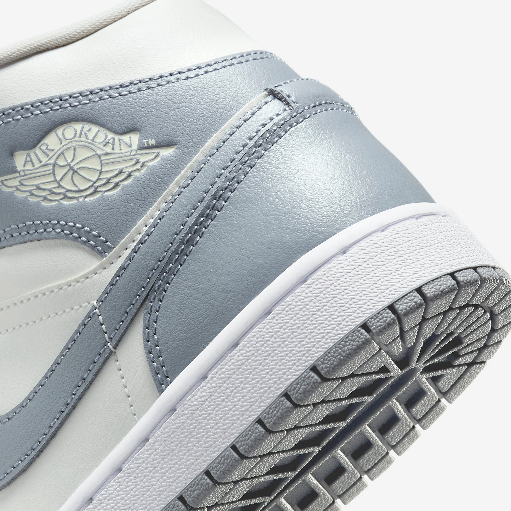 (Women's) Air Jordan 1 Mid 'Stealth' (2022) BQ6472-115 Air Jordan 1 Original Colorway Shoes