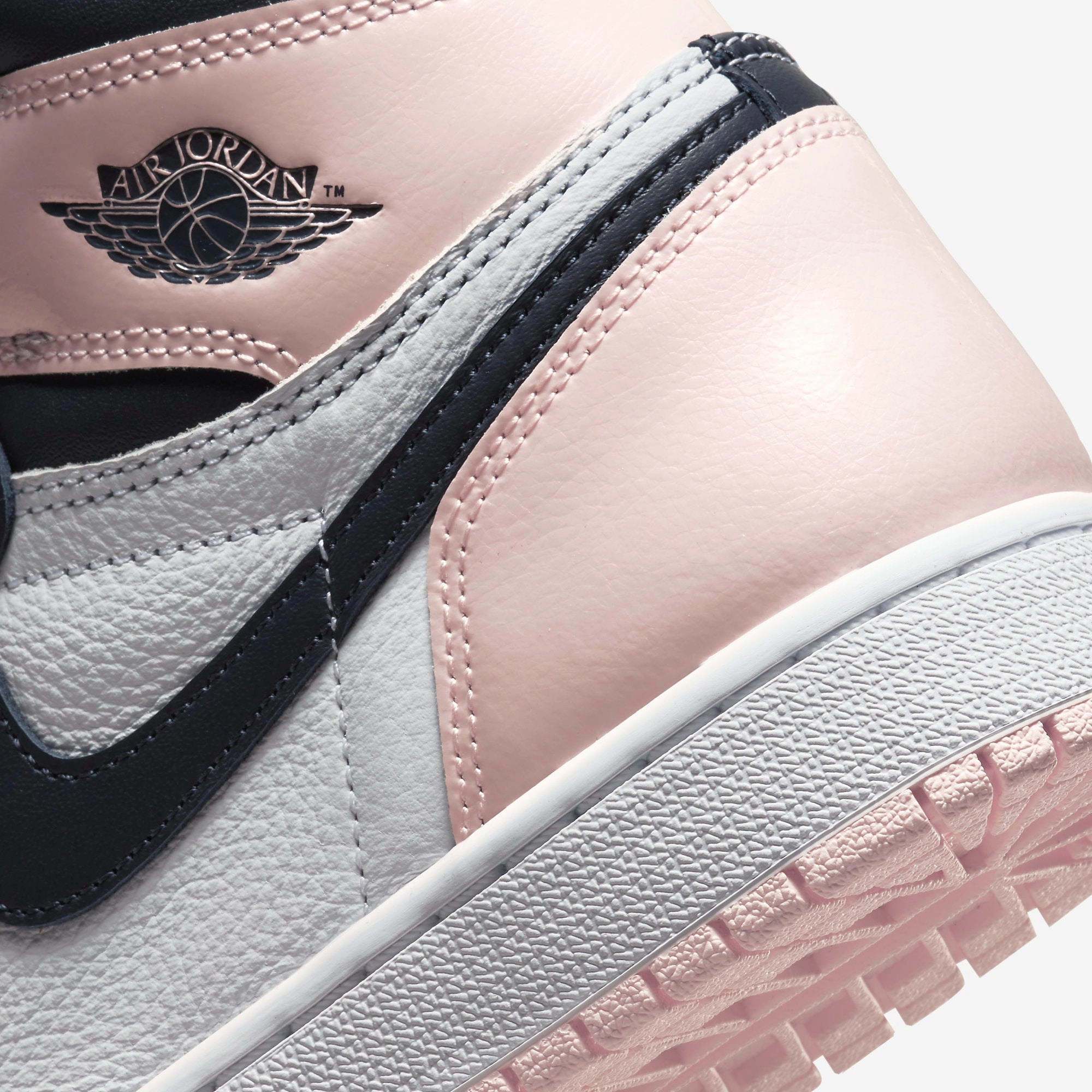 (Women's) Air Jordan 1 Retro High OG 'Bubble Gum' (2021) DD9335-641 Air Jordan 1 Signature Look Sneakers
