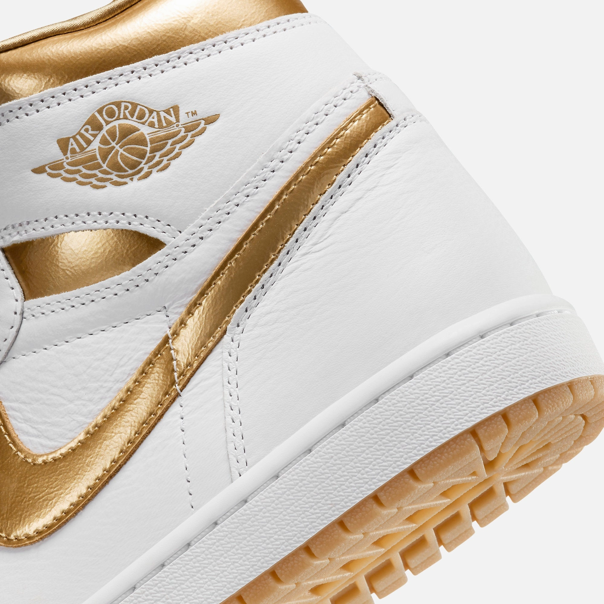 (Women's) Air Jordan 1 Retro High OG 'Metallic Gold' (2024) FD2596-107 Air Jordan 1 Original Colorway Shoes