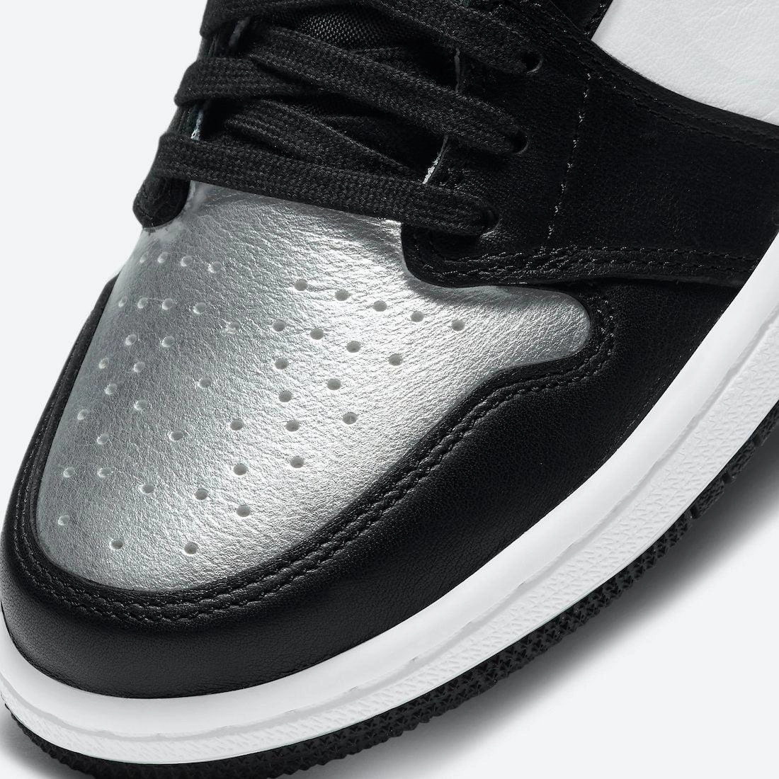(Women's) Air Jordan 1 Retro High OG 'Silver Toe' (2021) CD0461-001 Air Jordan 1 Original Colorway Shoes
