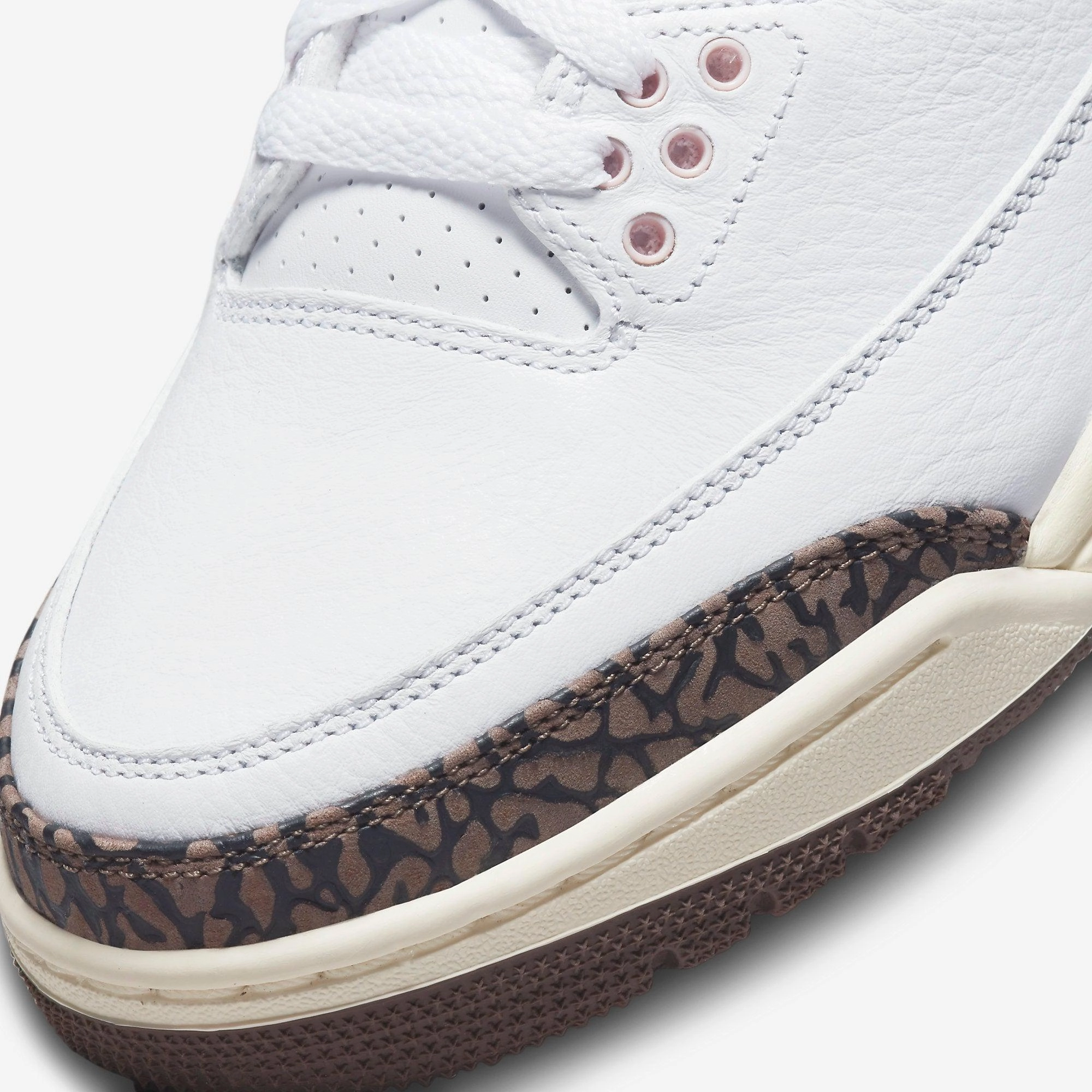 (Women's) Air Jordan 3 Retro 'Neapolitan' (2022) CK9246-102 Air Jordan 3 Retro Throwback Sneakers