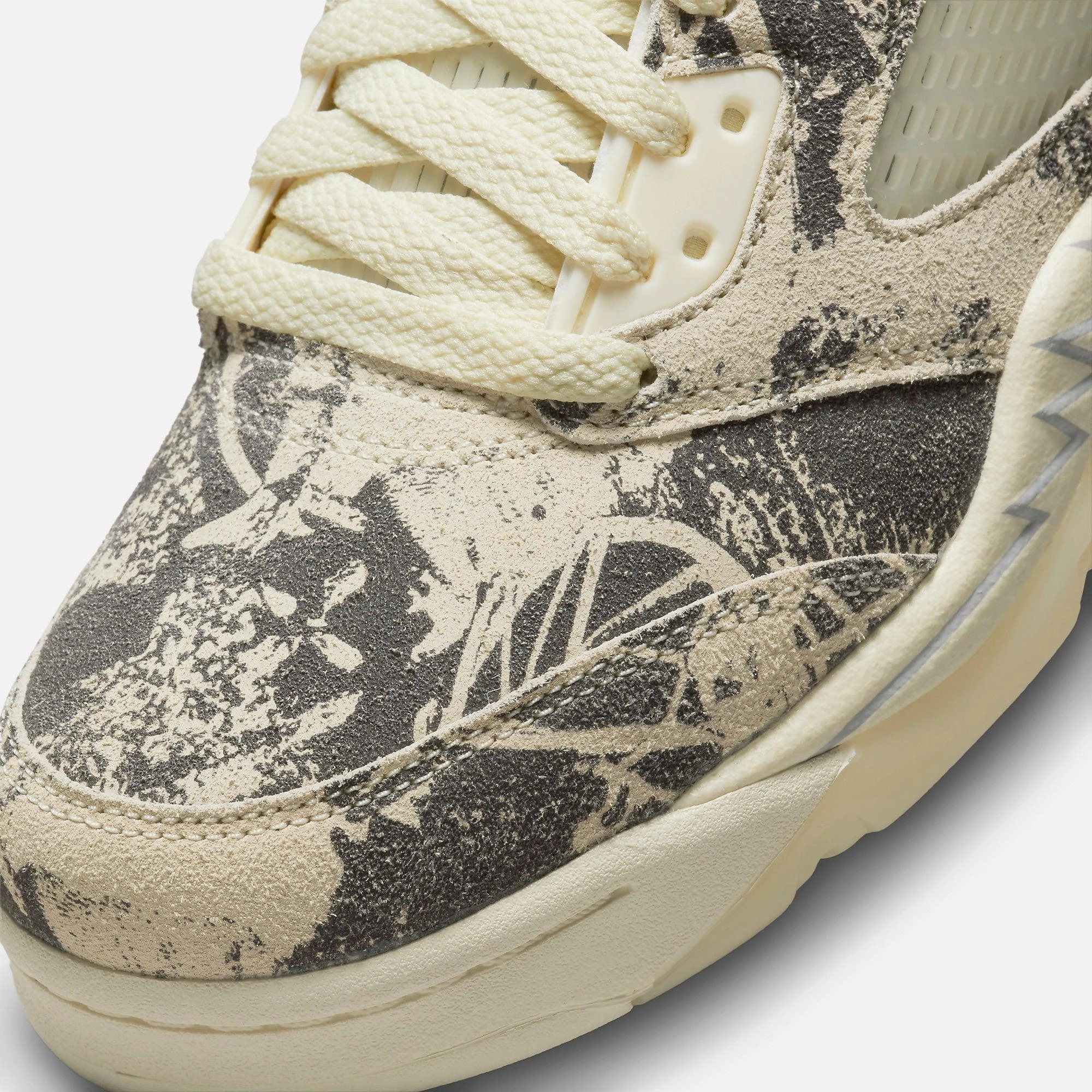 (Women's) Air Jordan 5 Retro Low 'Expression' (2022) DA8016-100 Air Jordan 5 Mesh Panel Basketball Shoes