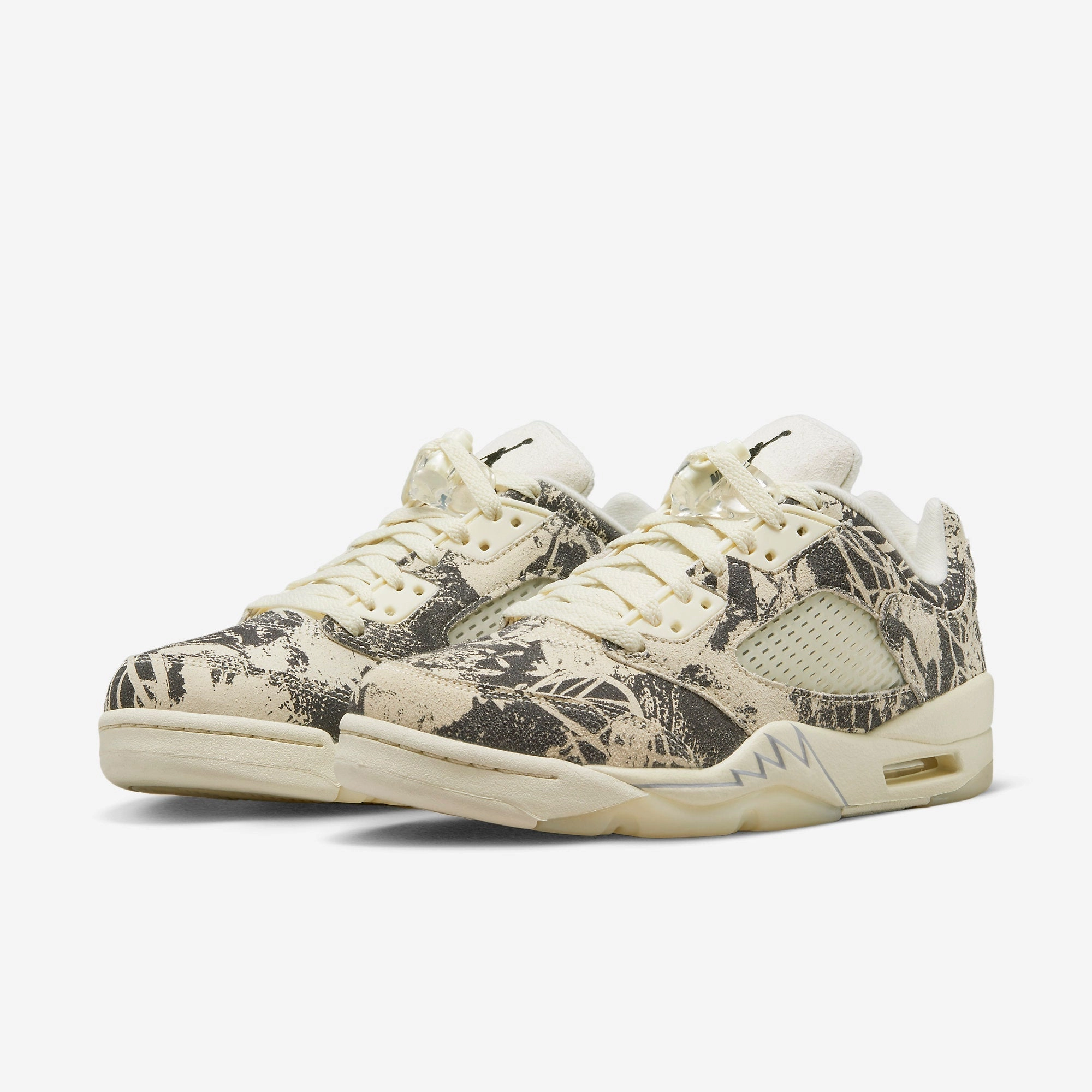 (Women's) Air Jordan 5 Retro Low 'Expression' (2022) DA8016-100 Air Jordan 5 Mesh Panel Basketball Shoes