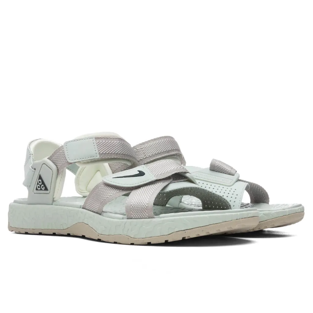 ACG Air Deschtz   - Cream/Black Nike Cushioned Mesh Sneakers