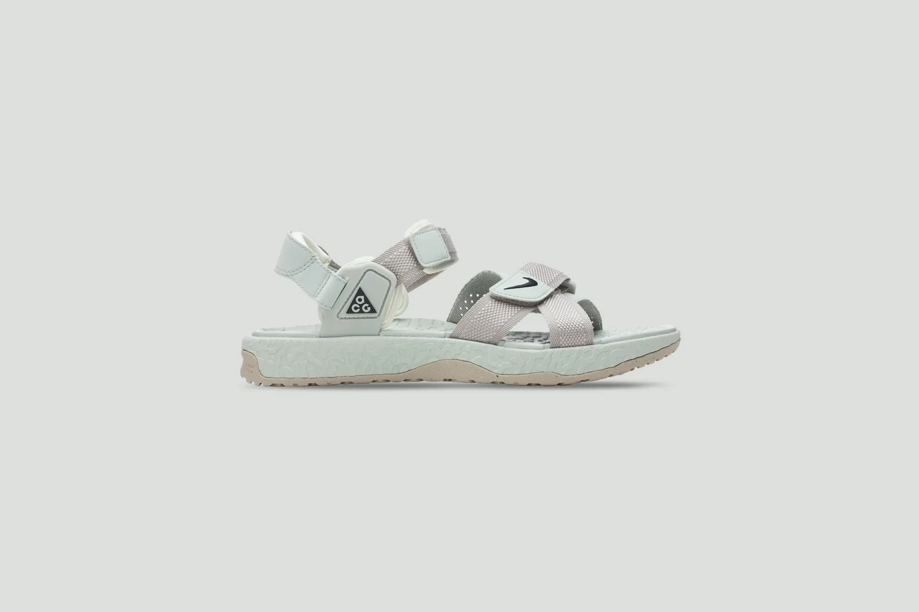 ACG Air Deschtz   - Cream/Black Nike Cushioned Mesh Sneakers