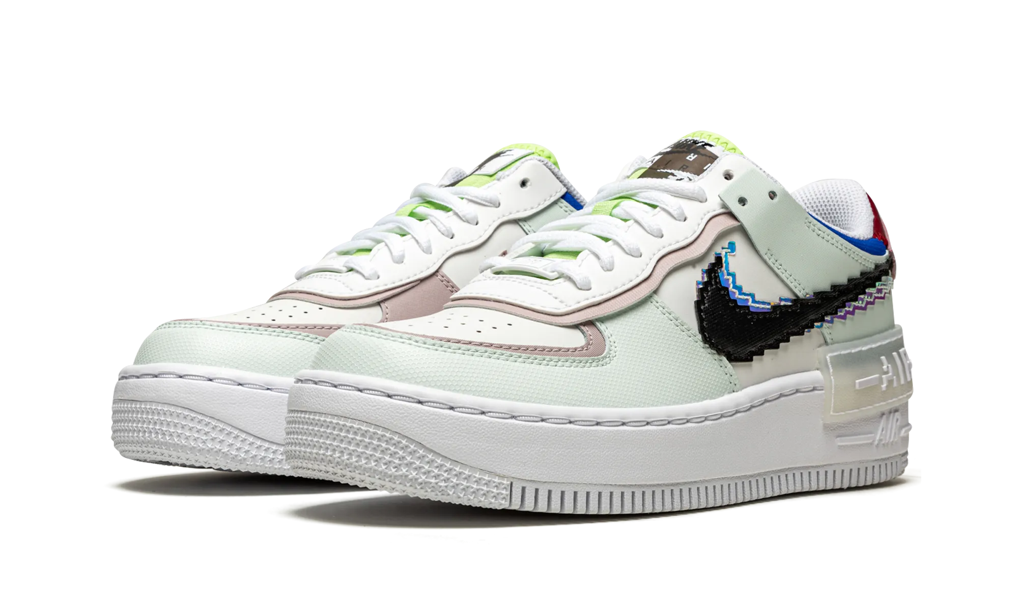 AF1 SHADO SE WMNS "Pixel Swoosh" nike womens mesh trainers