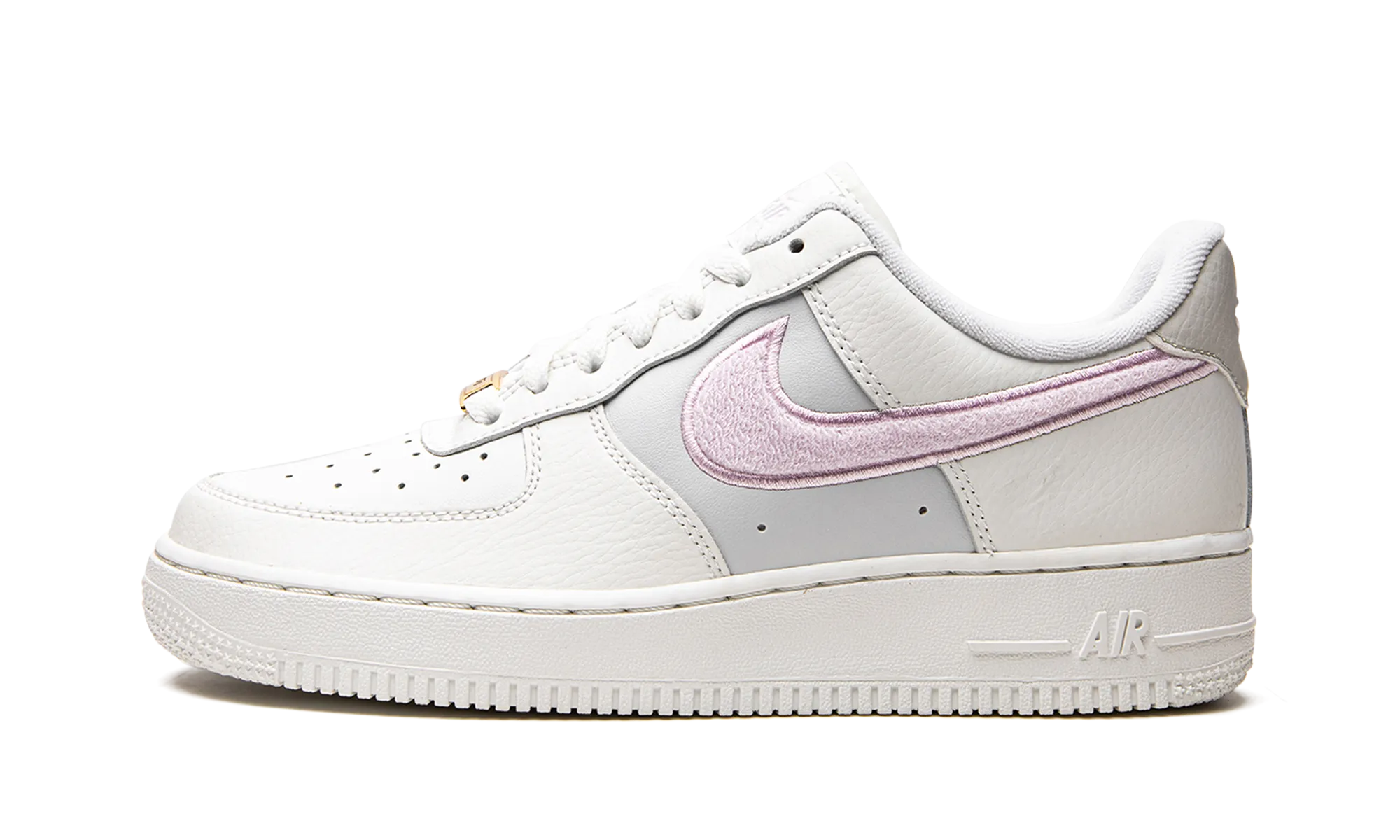 AIR FORCE 1 07 WMNS nike womens mesh trainers
