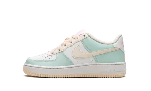Air Force 1 Low GS "Emerald Rise / Guava Ice" Nike Grade School styles