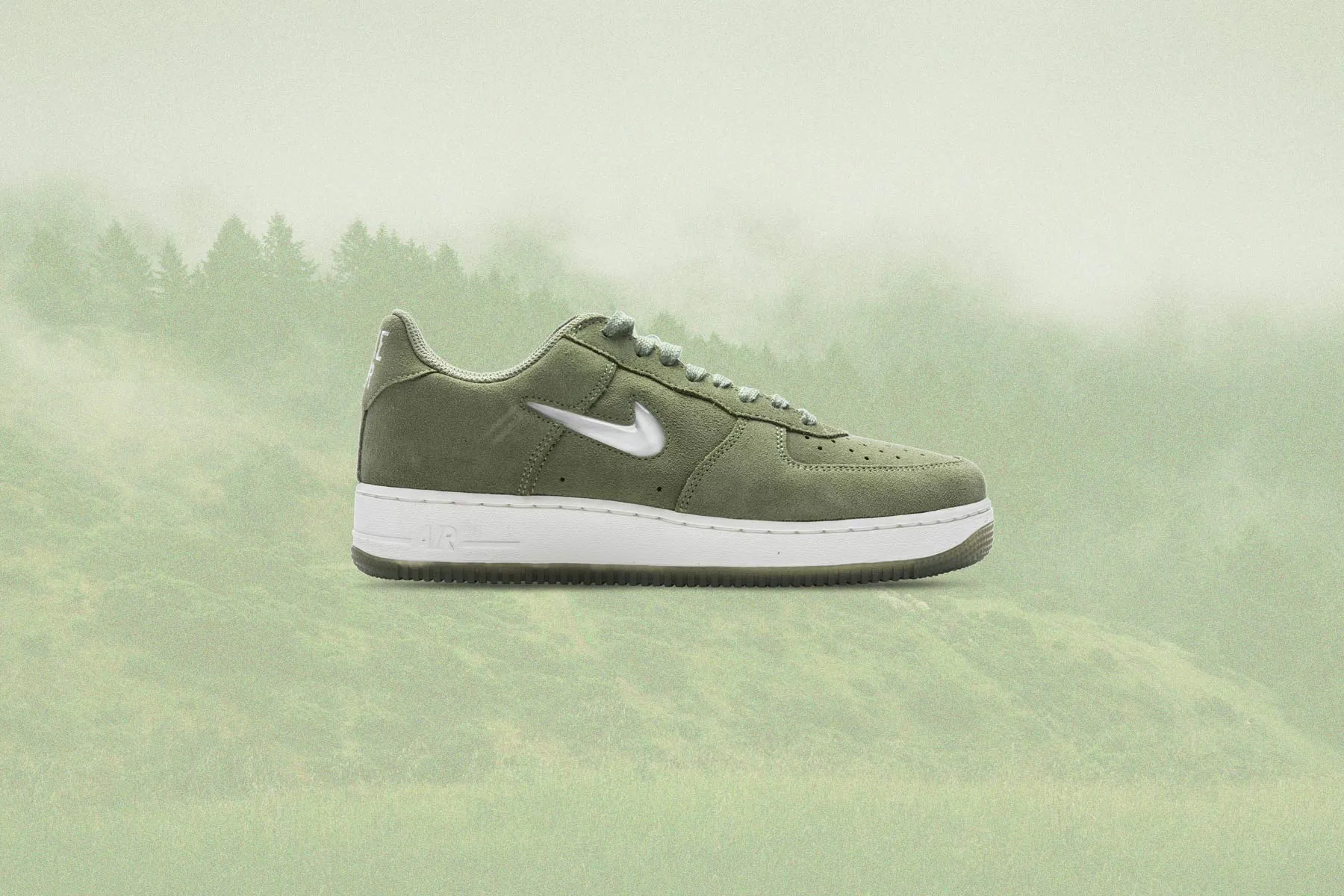 Air Force 1 Low Retro Green Suede - Oil Green/Summit White Nike trainers with responsive foam