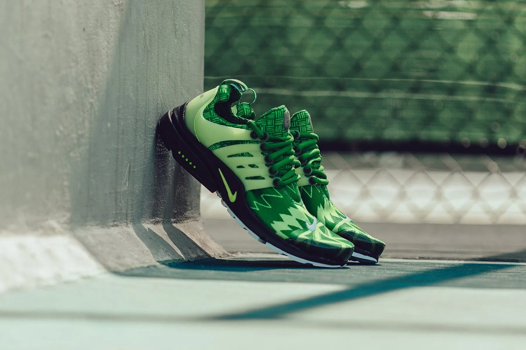 Air Presto "Naija" - Pine Green/Green Strike Nike Foam Comfort Trainers