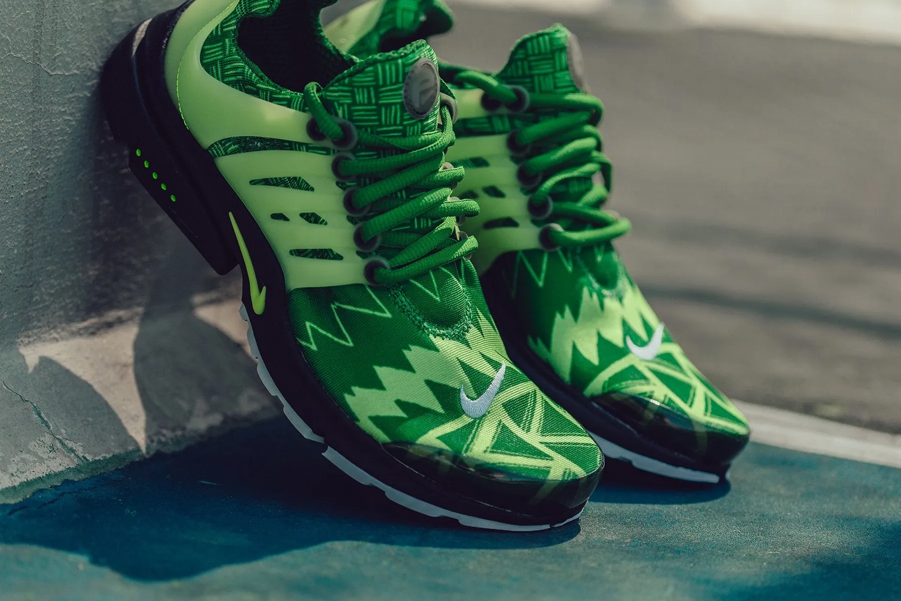 Air Presto "Naija" - Pine Green/Green Strike Nike Foam Comfort Trainers