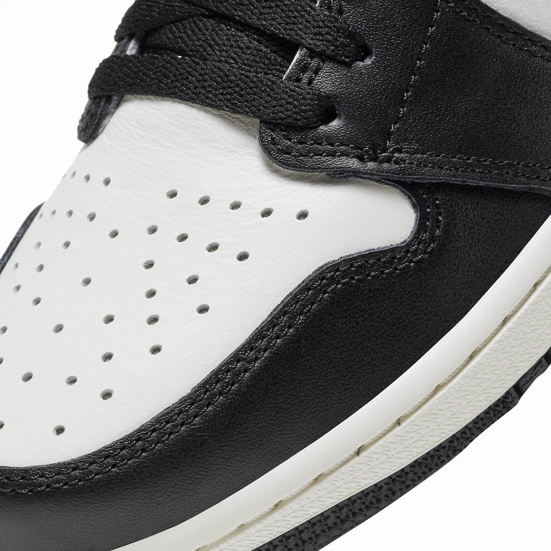 Air Jordan 1 High Retro Dark Mocha Black White Retro Sneakers