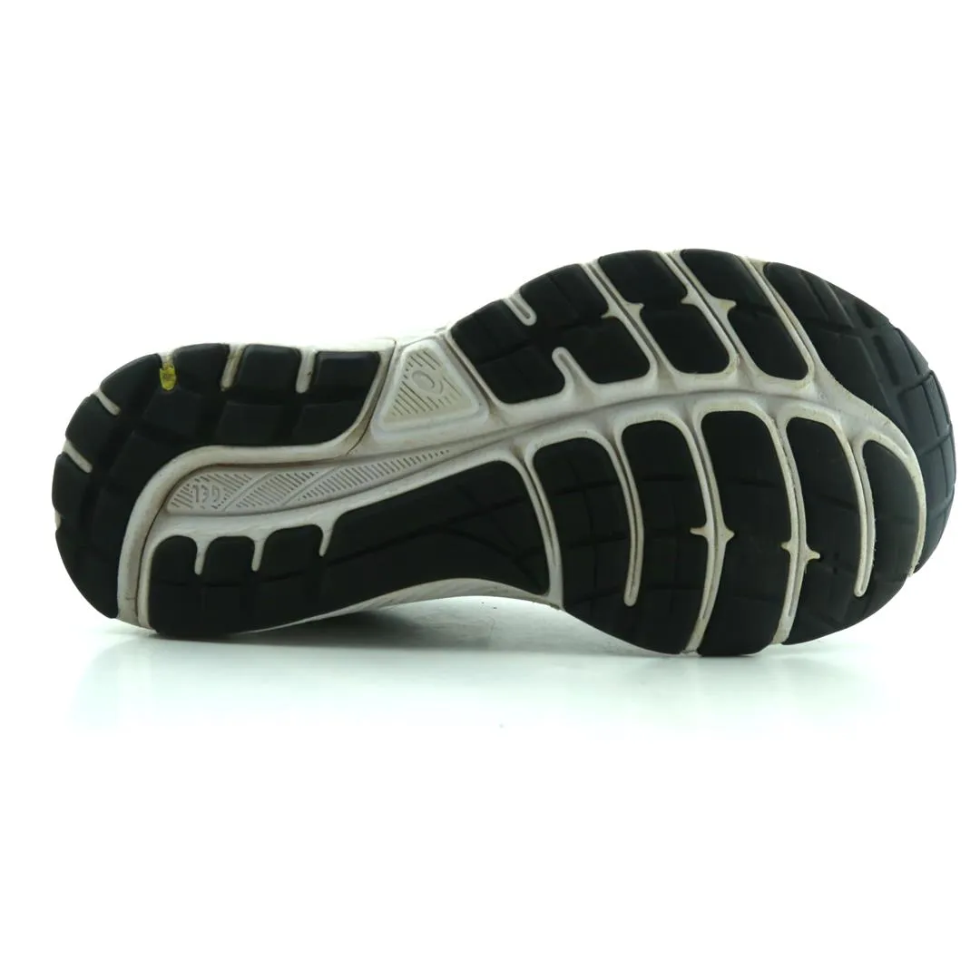 ASICS GEL-CUMULUS 24 lightweight athletic shoe visuals