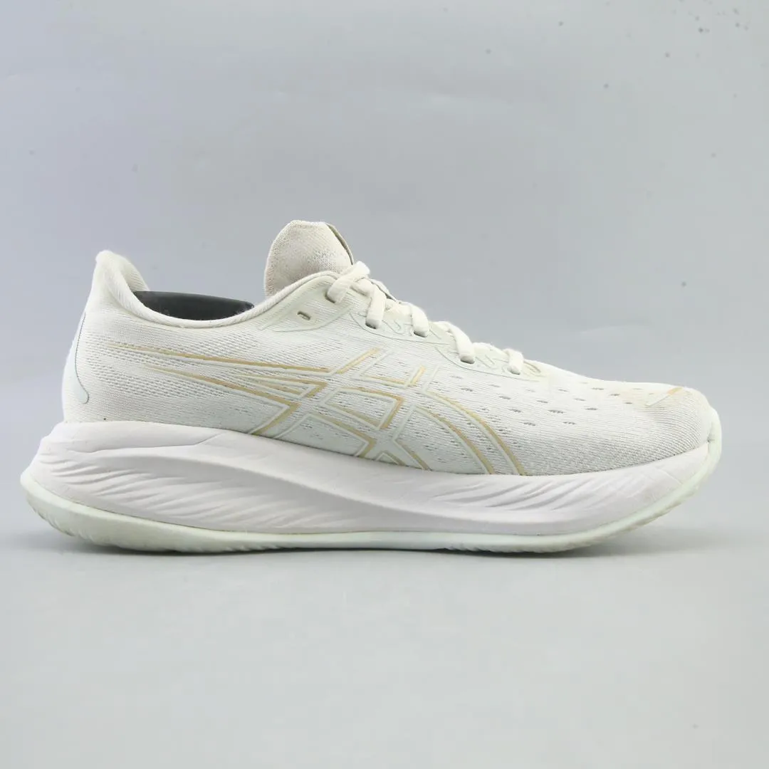ASICS GEL-CUMULUS 26 sporty Asics footwear images
