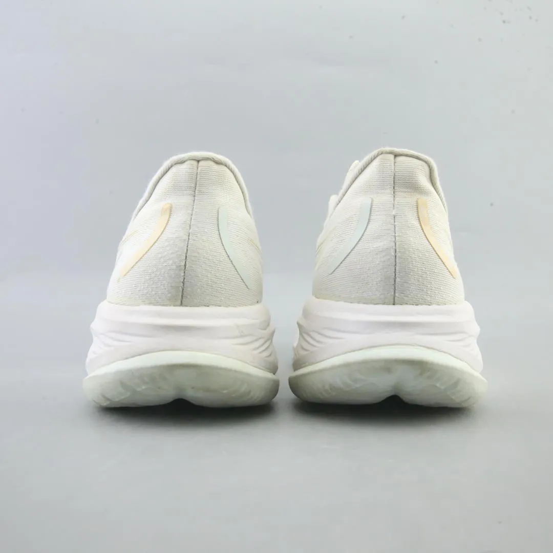 ASICS GEL-CUMULUS 26 sporty Asics footwear images