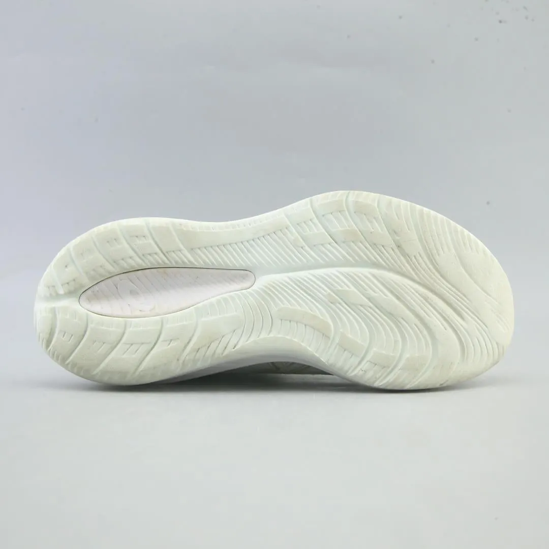 ASICS GEL-CUMULUS 26 sporty Asics footwear images