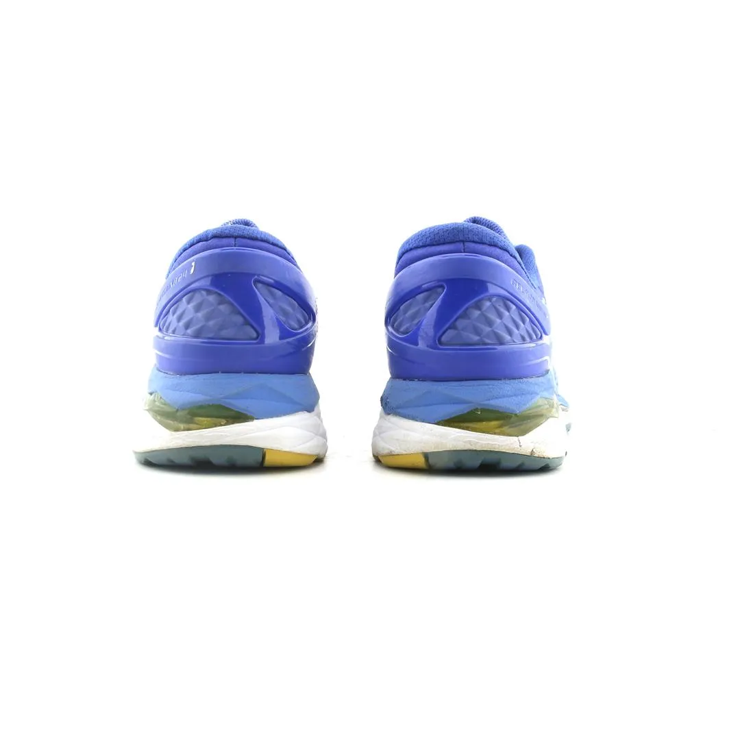 ASICS GEL-KAYANO 24 sporty Asics footwear images