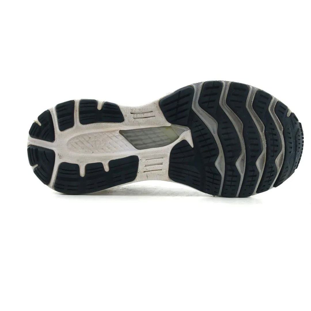 ASICS GEL-KAYANO 28 sporty Asics footwear images
