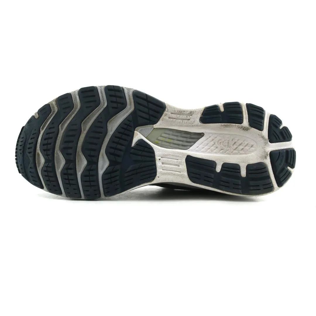 ASICS GEL-KAYANO 28 sporty Asics footwear images