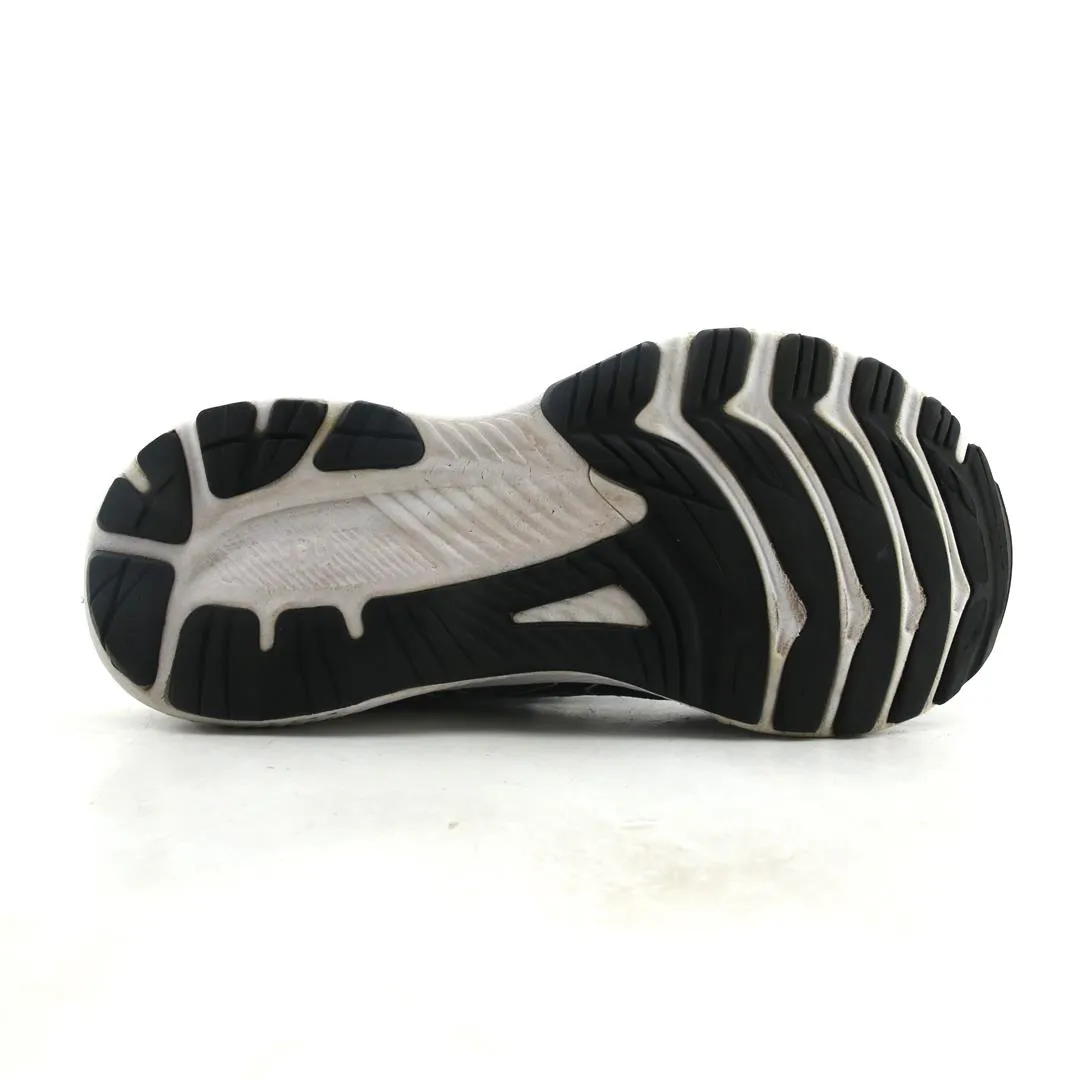 ASICS GEL KAYANO 29 sporty Asics footwear images
