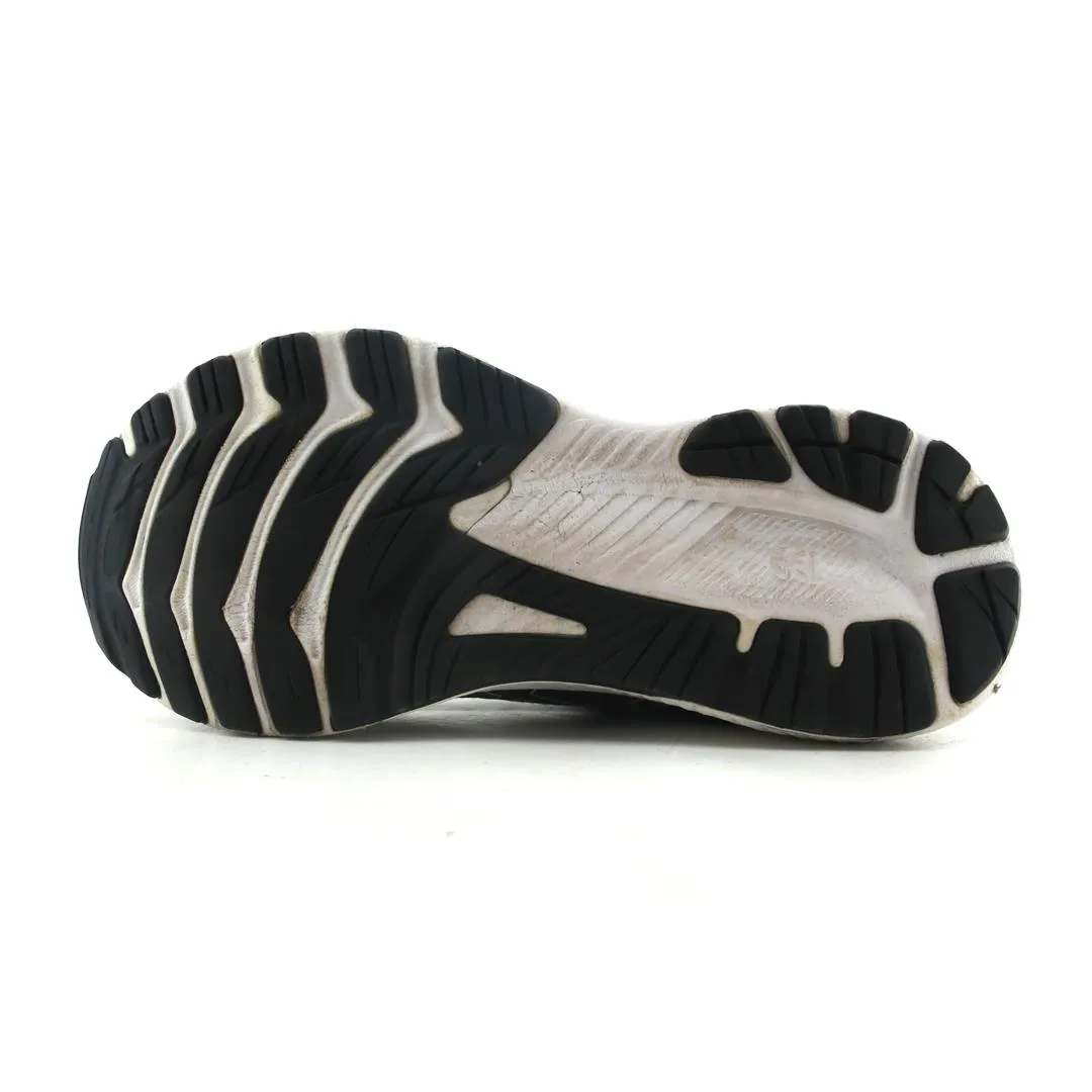 ASICS GEL KAYANO 29 sporty Asics footwear images