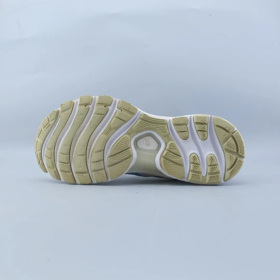 ASICS GEL-NIMBUS 22 performance running shoe photos