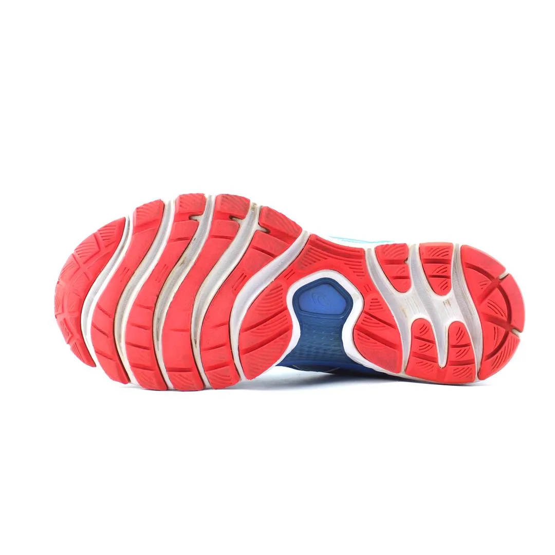 ASICS GEL NIMBUS 22 sporty Asics footwear images