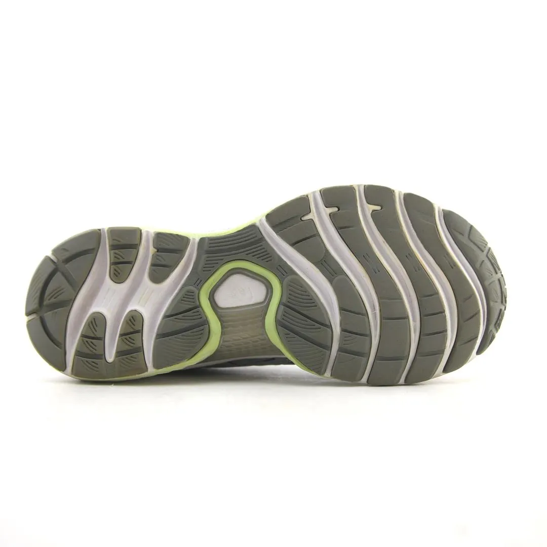 ASICS GEL-NIMBUS 22 sporty Asics footwear images