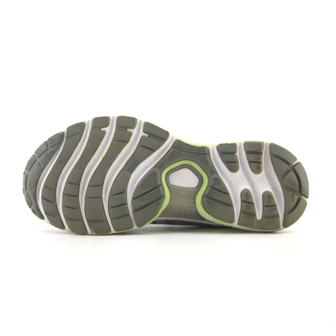 ASICS GEL-NIMBUS 22 sporty Asics footwear images