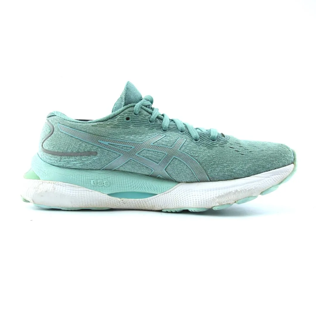 ASICS GEL NIMBUS 24 lightweight athletic shoe visuals