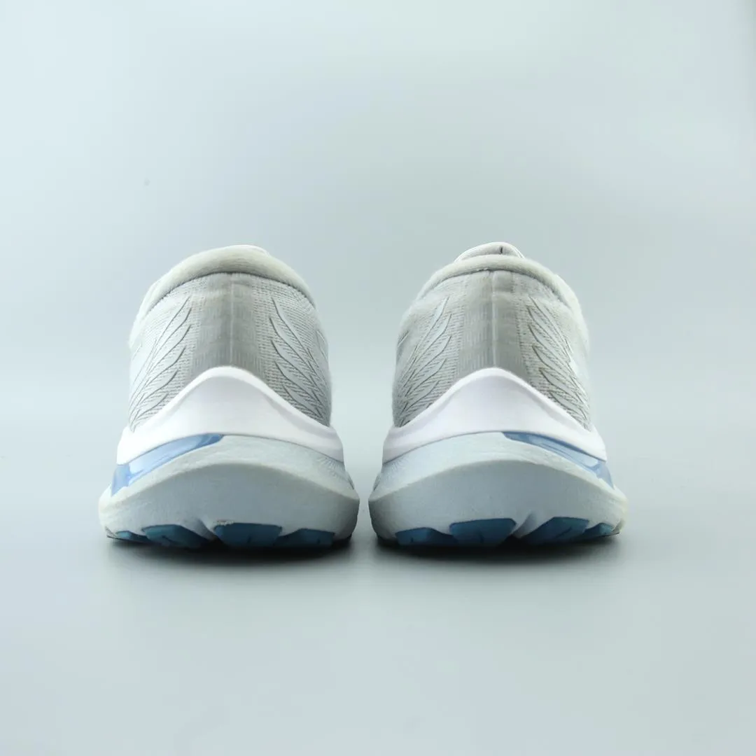 ASICS GT 2000 11 performance running shoe photos