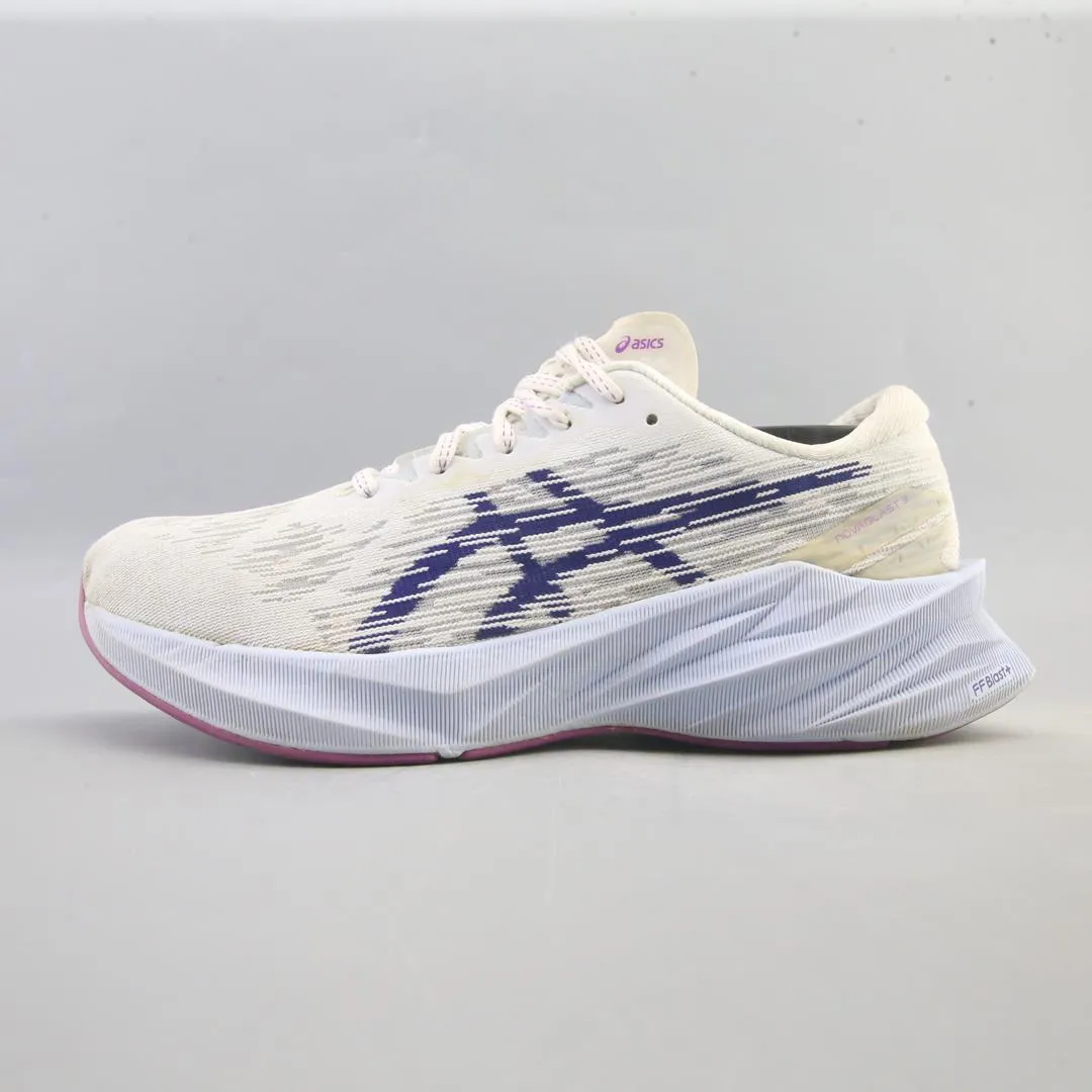ASICS NOVABLAST 3 Asics running footwear
